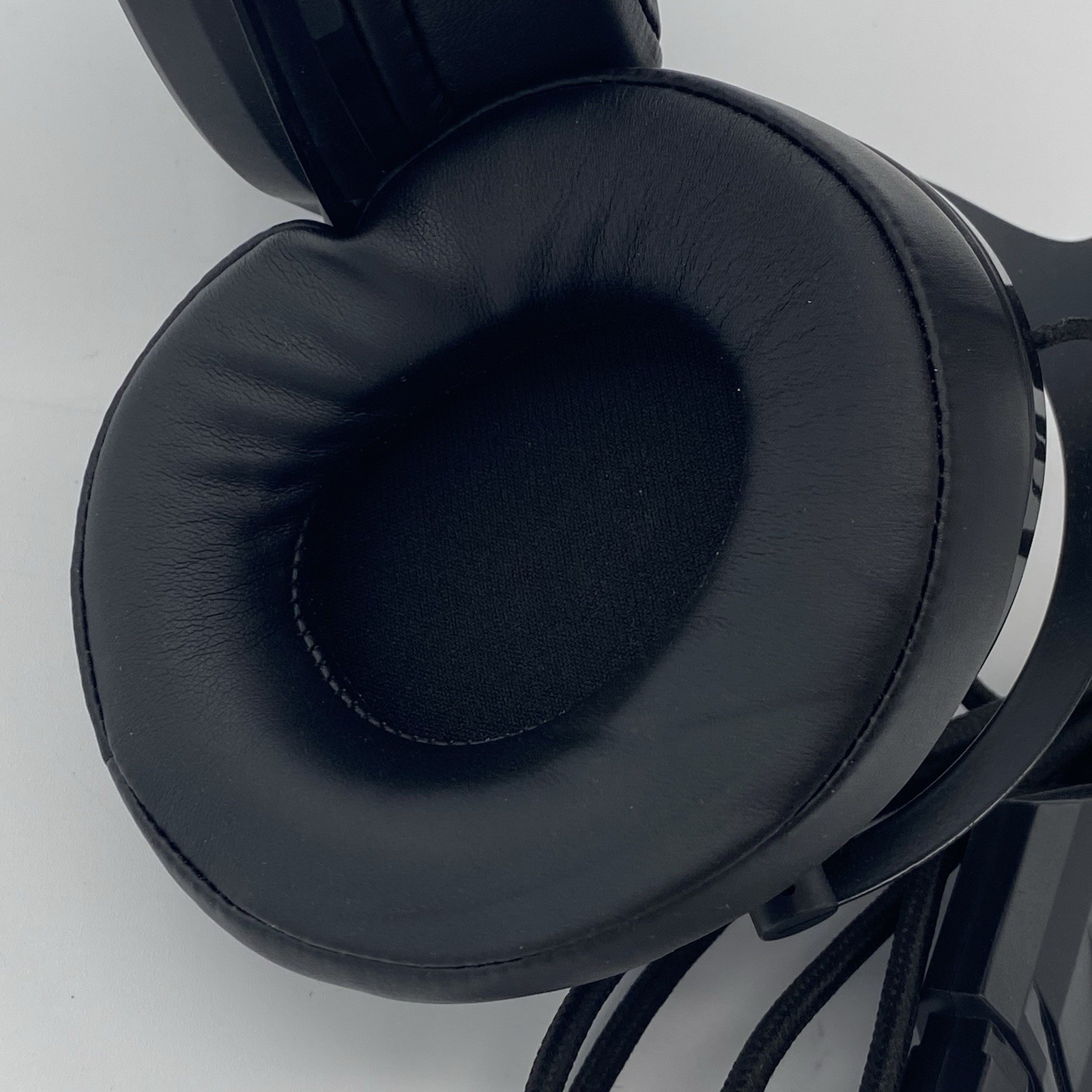 Eluktronics Covert Cans Wireless Gaming Headset