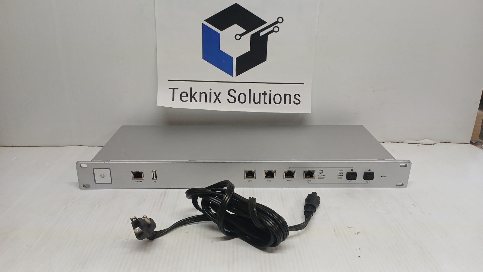 Ubiquiti Networks Unifi Security Gateway Pro 4 USG-PRO-4 *WORKING* *READ*