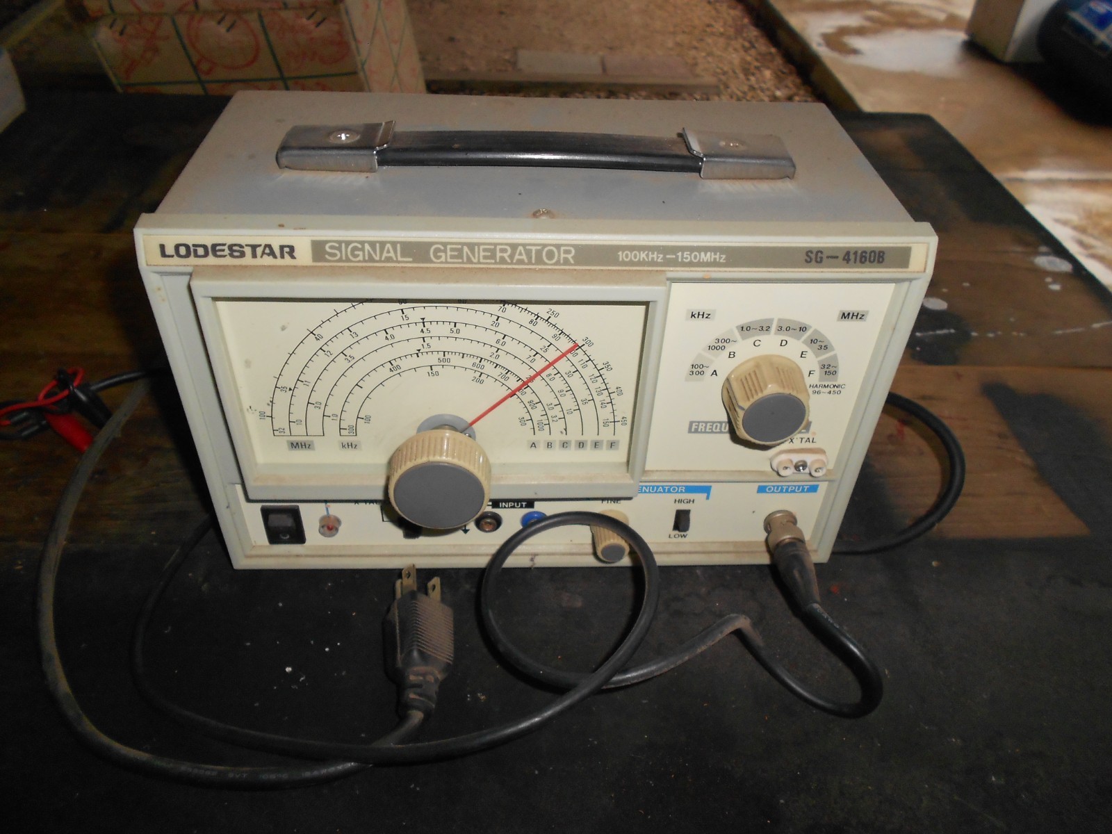 LODESTAR SIGNAL GENERATOR | 100 KHZ-150 MHZ | SG-4160B