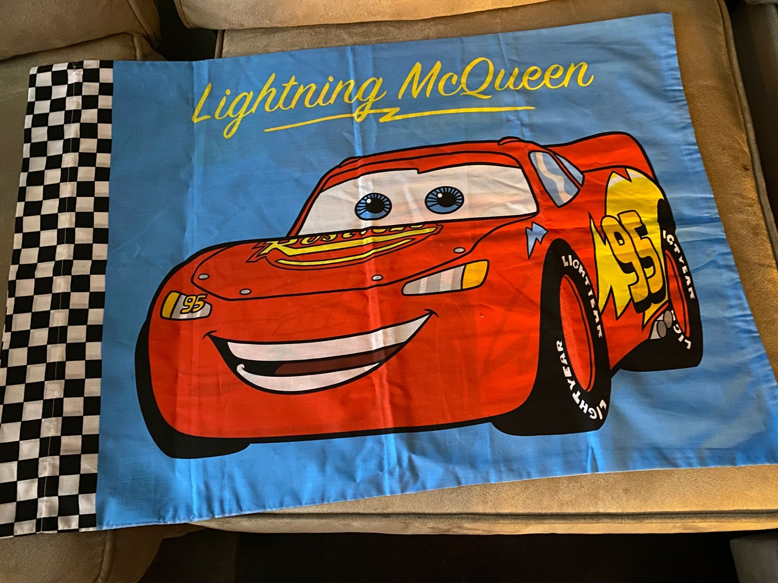 PILLOW CASE STEVE MCQUEEN CARS PISTON RACING SERIES CUP