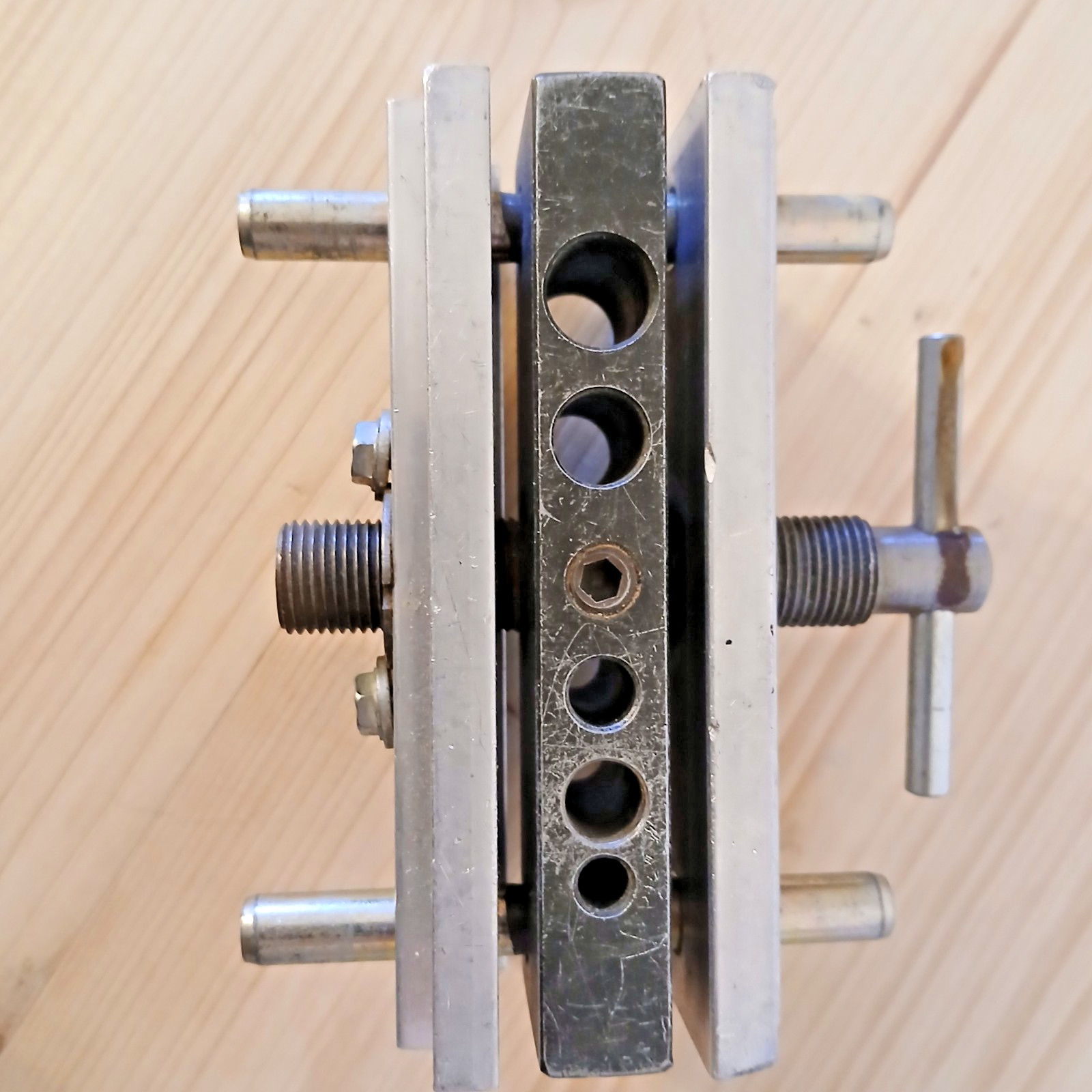 Dowl-it Self Centering Dowel Pin Drill Guide Vise Model 1000 Made U.S.A.