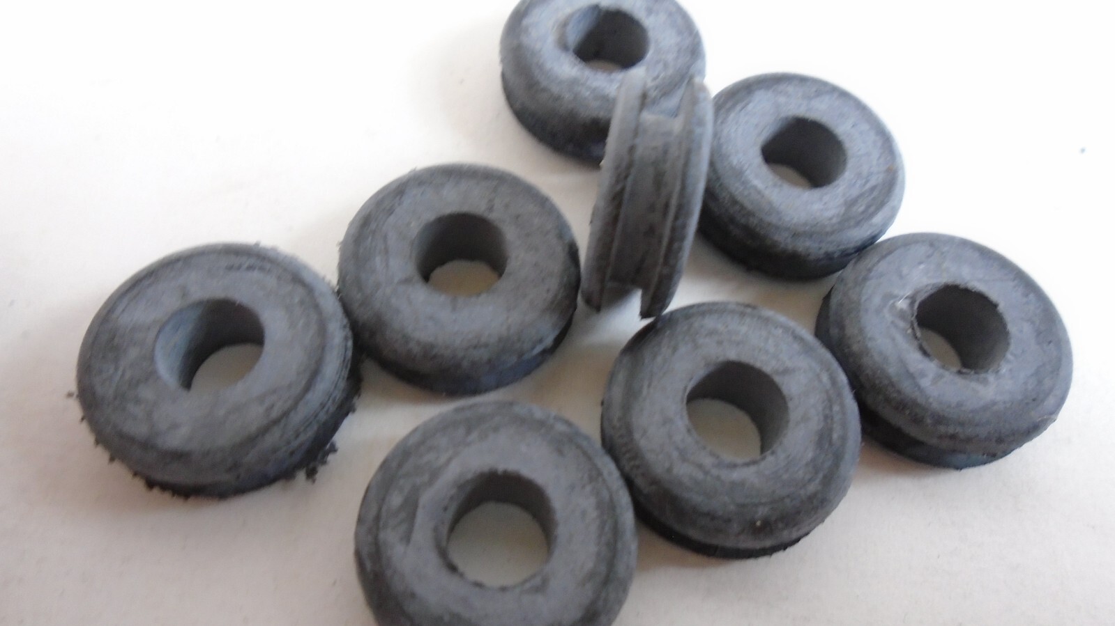 Sno-Stuff 453-854 Snowmobile Windshield & Accessory Mounting Grommets QTY 8 Pcs