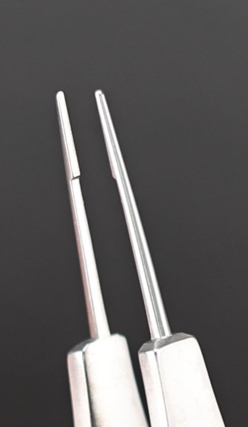 Fortrad E4-5240 Clayman Holding Forceps 4" - Ultrasonically Cleaned