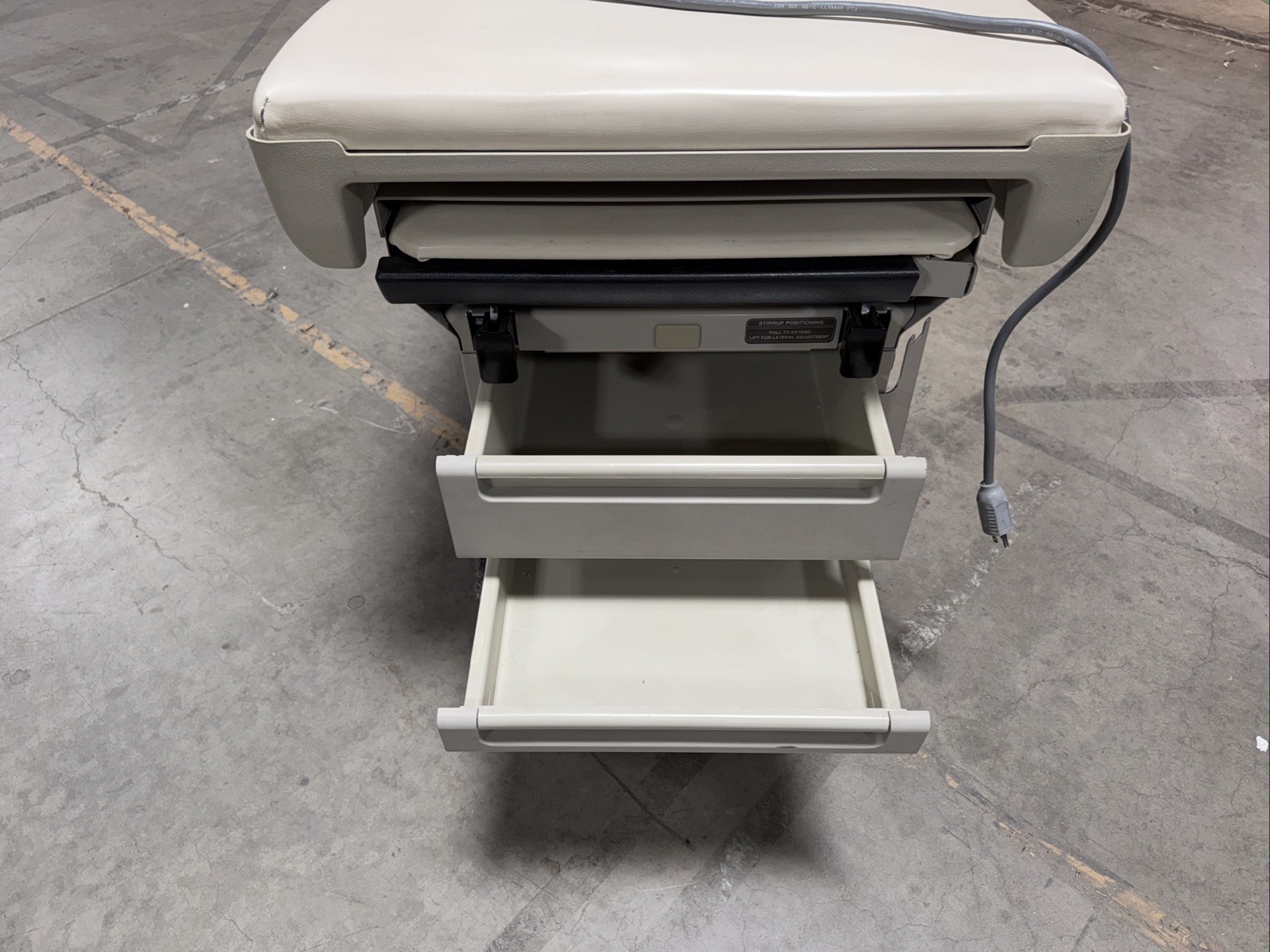 Midmark 405 Power Exam Table Working No Hand Control