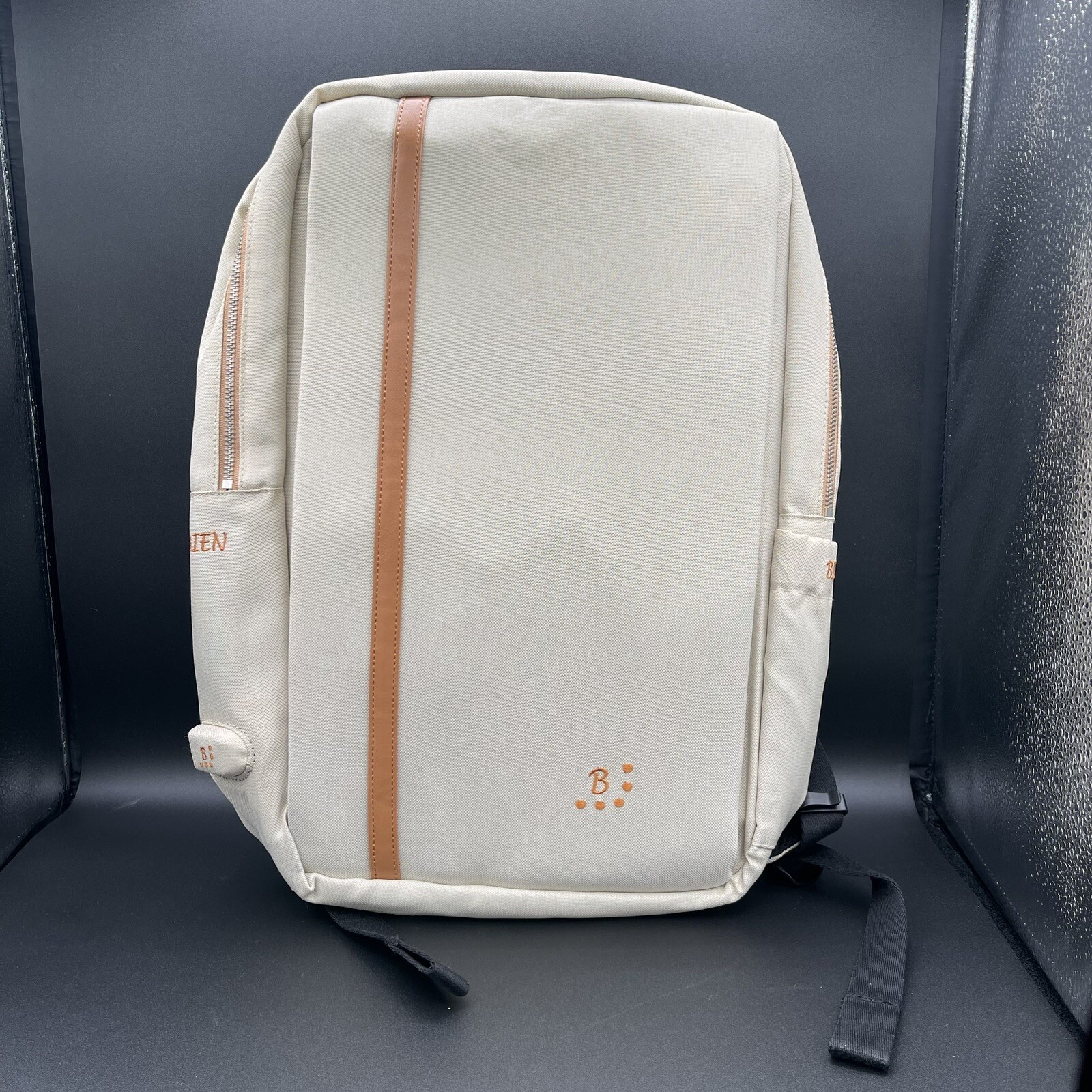 New Bien - Manhattan - Smart Backpack - 19L - Laptop compartment, USB port Beige