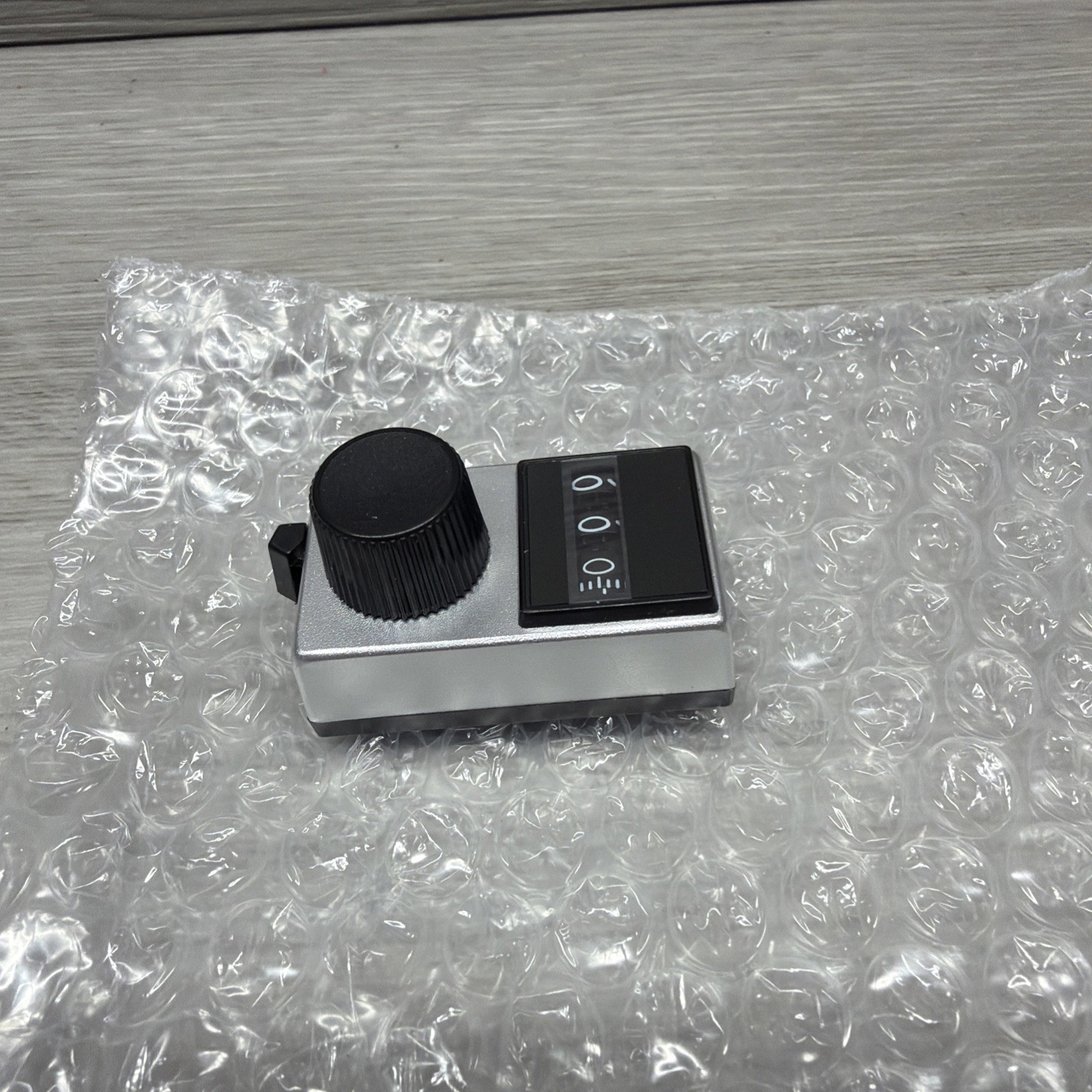 Vishay 015-1-31 3-Digit Display, New