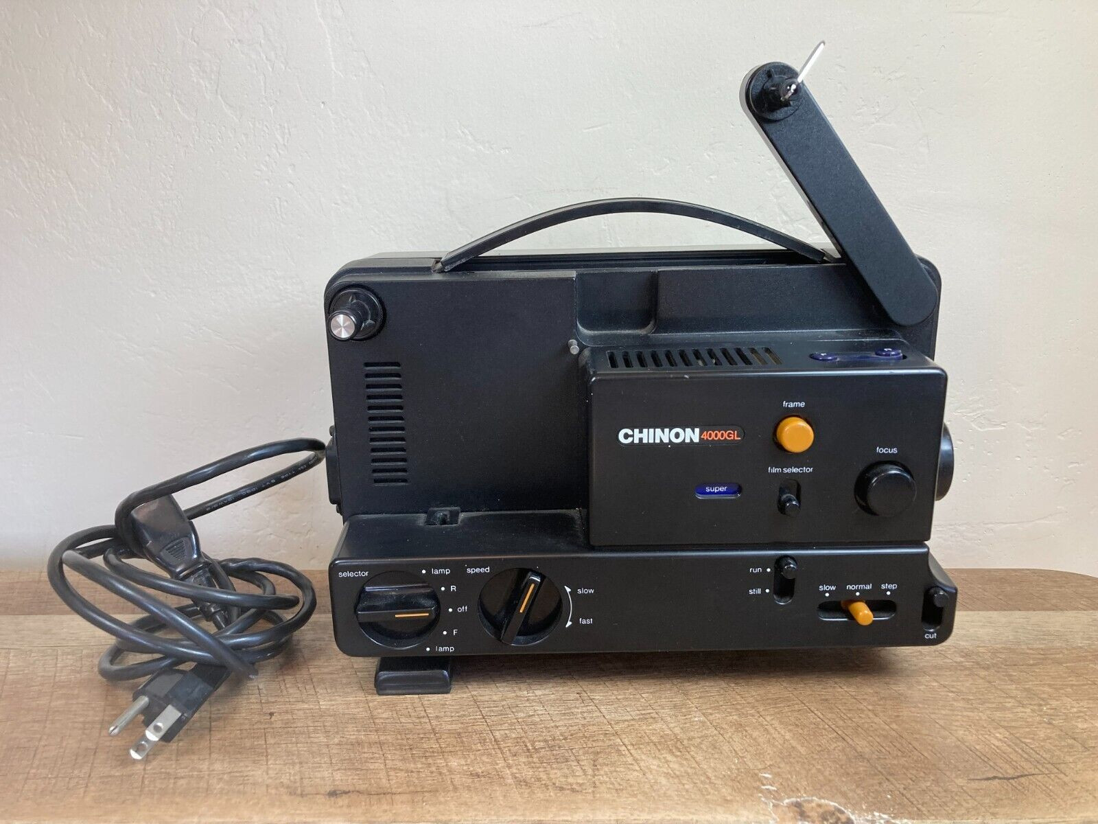 Vintage Chinon 4000GL 8mm Variable Speed Movie Projector PARTS ONLY *READ*