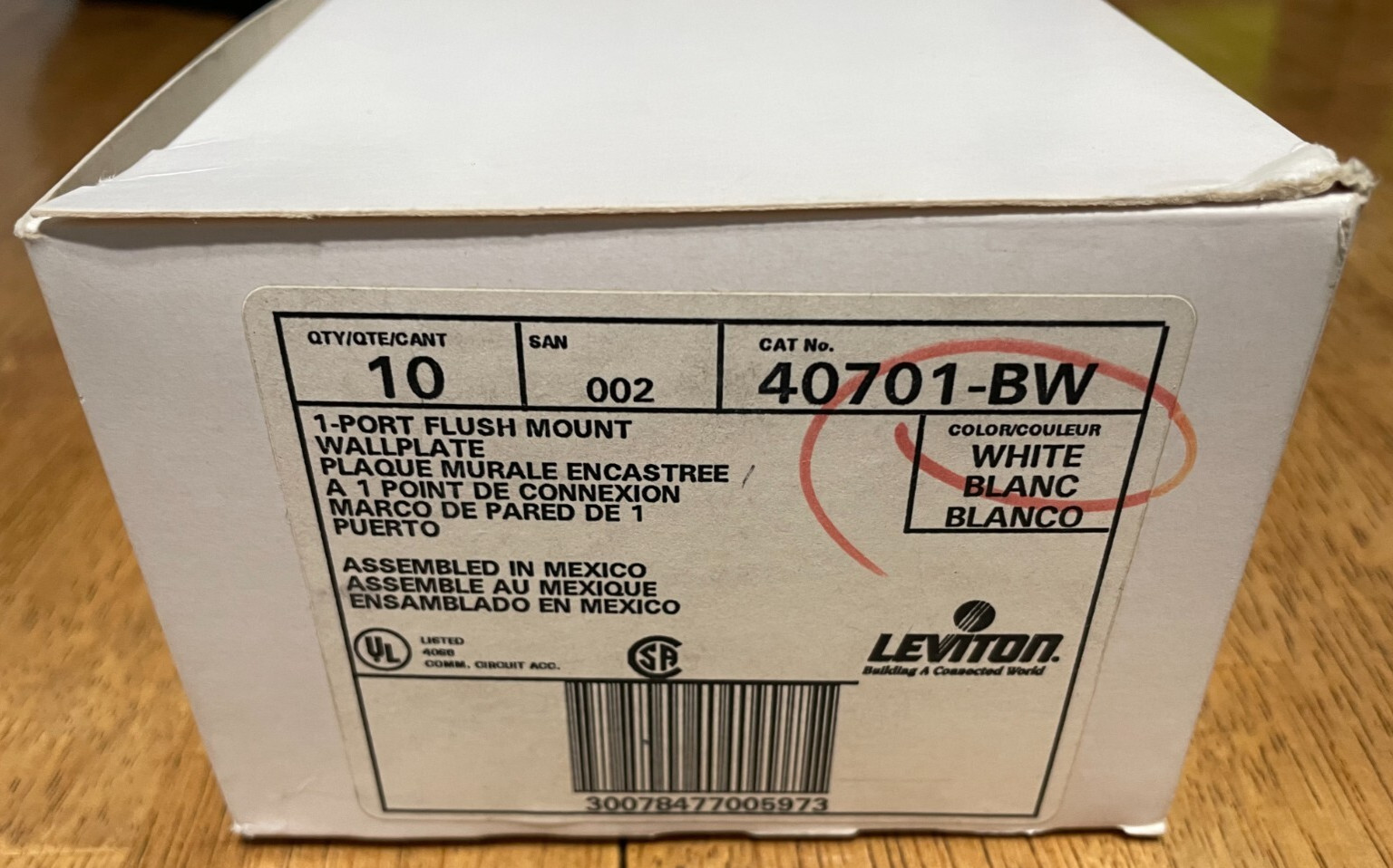 110 Leviton 40701-BW White Port Flush Mount Wallplate 11 Boxes of 10