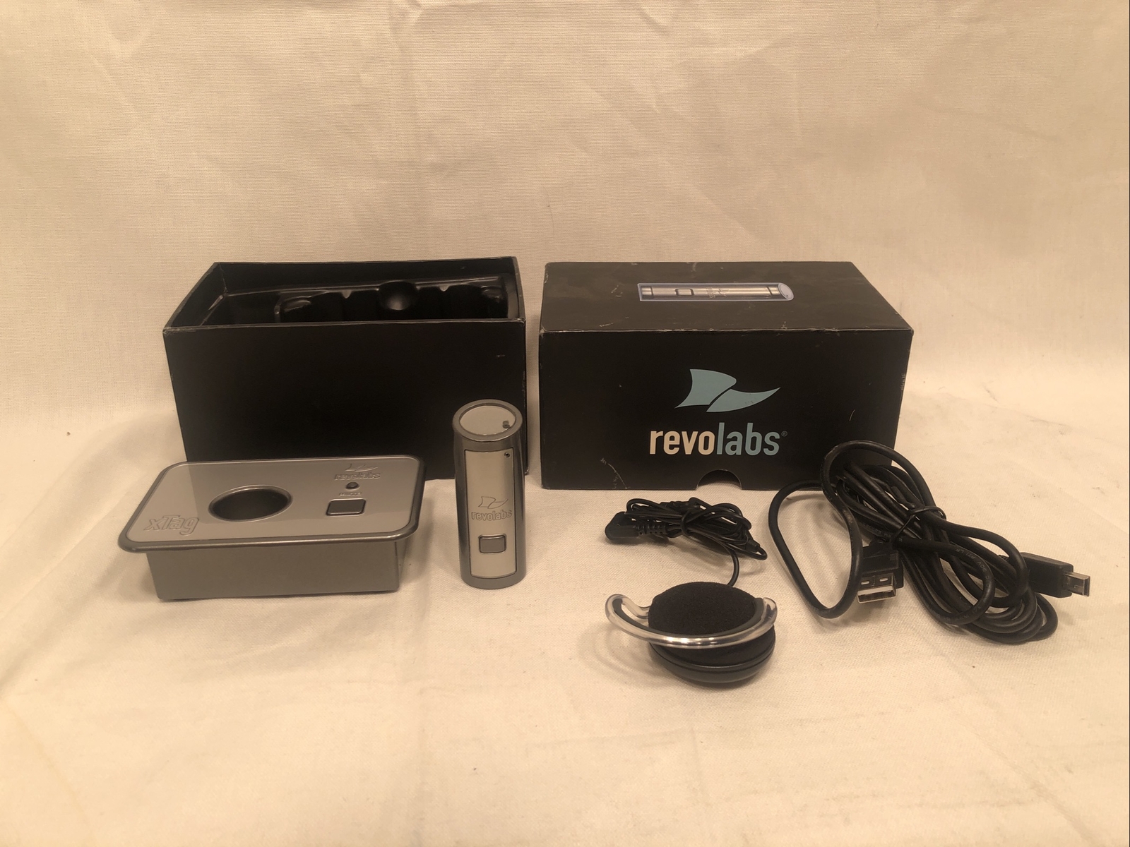 REVOLAB 02-DSKSYS-D XTAG WIRELESS RECHARGEABLE PERSONAL USB MICROPHONE SYSTEM