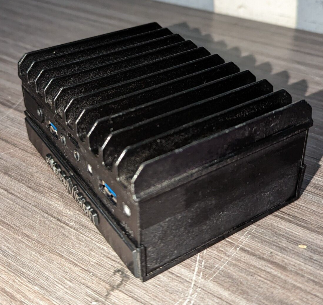 Exacq IP02-01T-GM Desktop Recorder