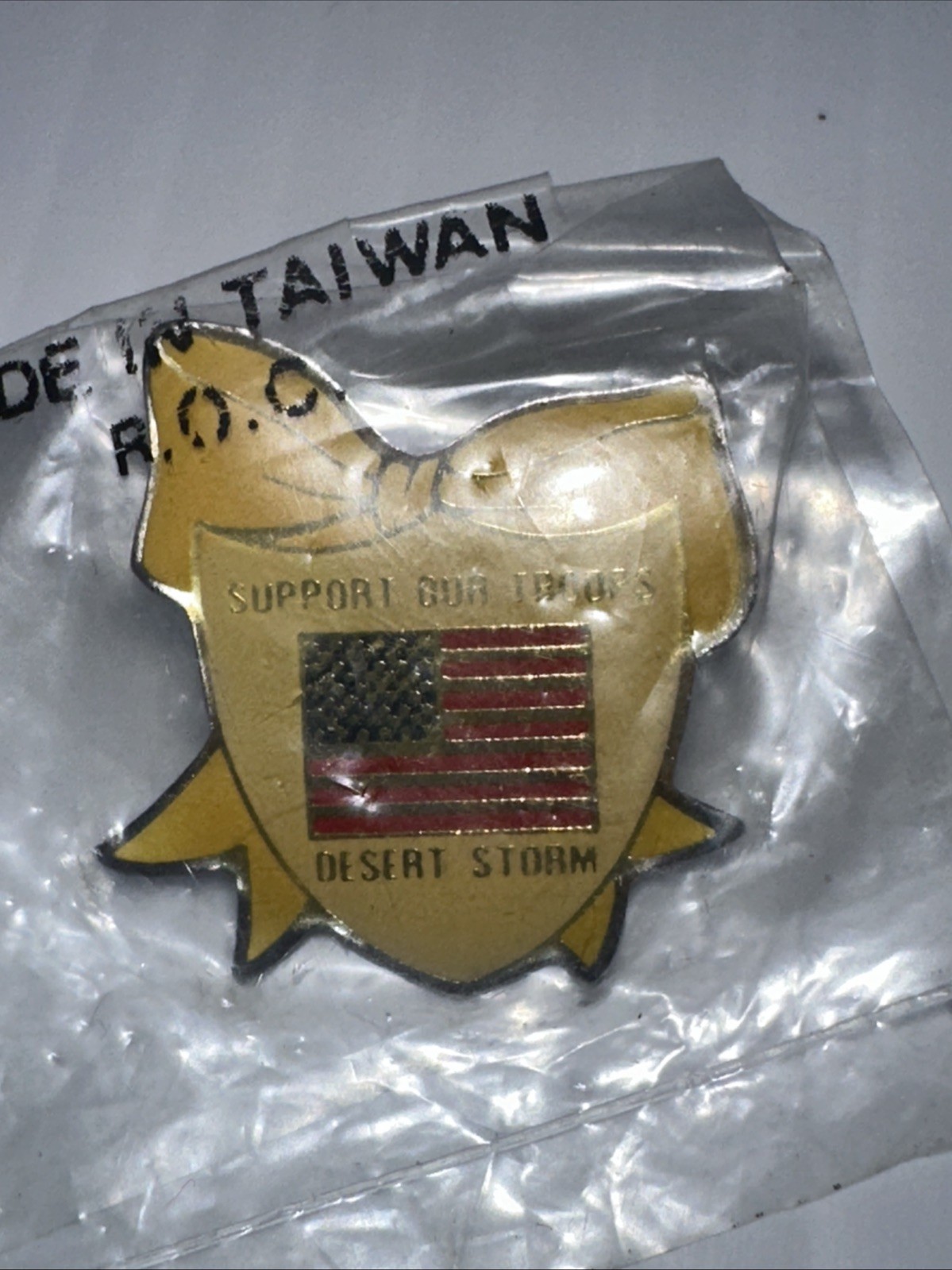 Support Our Troops Desert Storm Yellow Ribbon Lapel Pin USA Flag - NEW