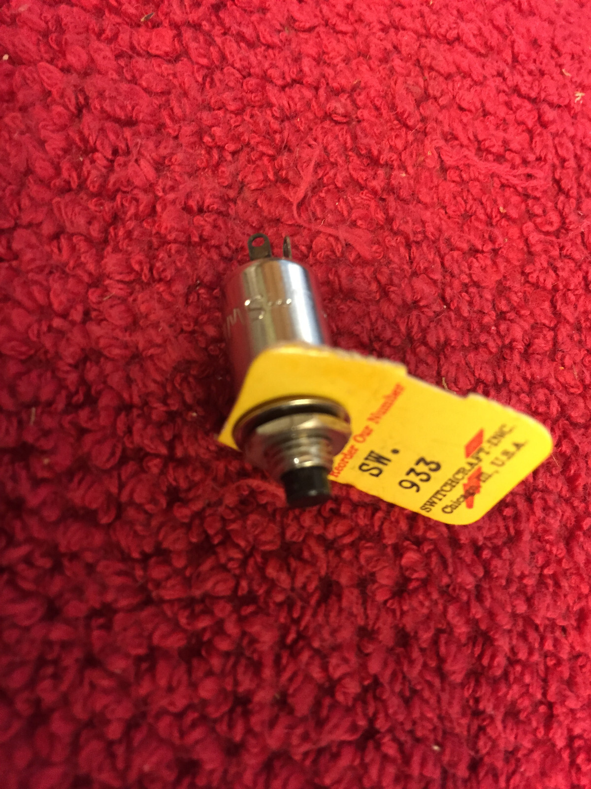 933 SWITCHCRAFT 	 SWITCH PUSH SPDT 0.25A 125V  NOS