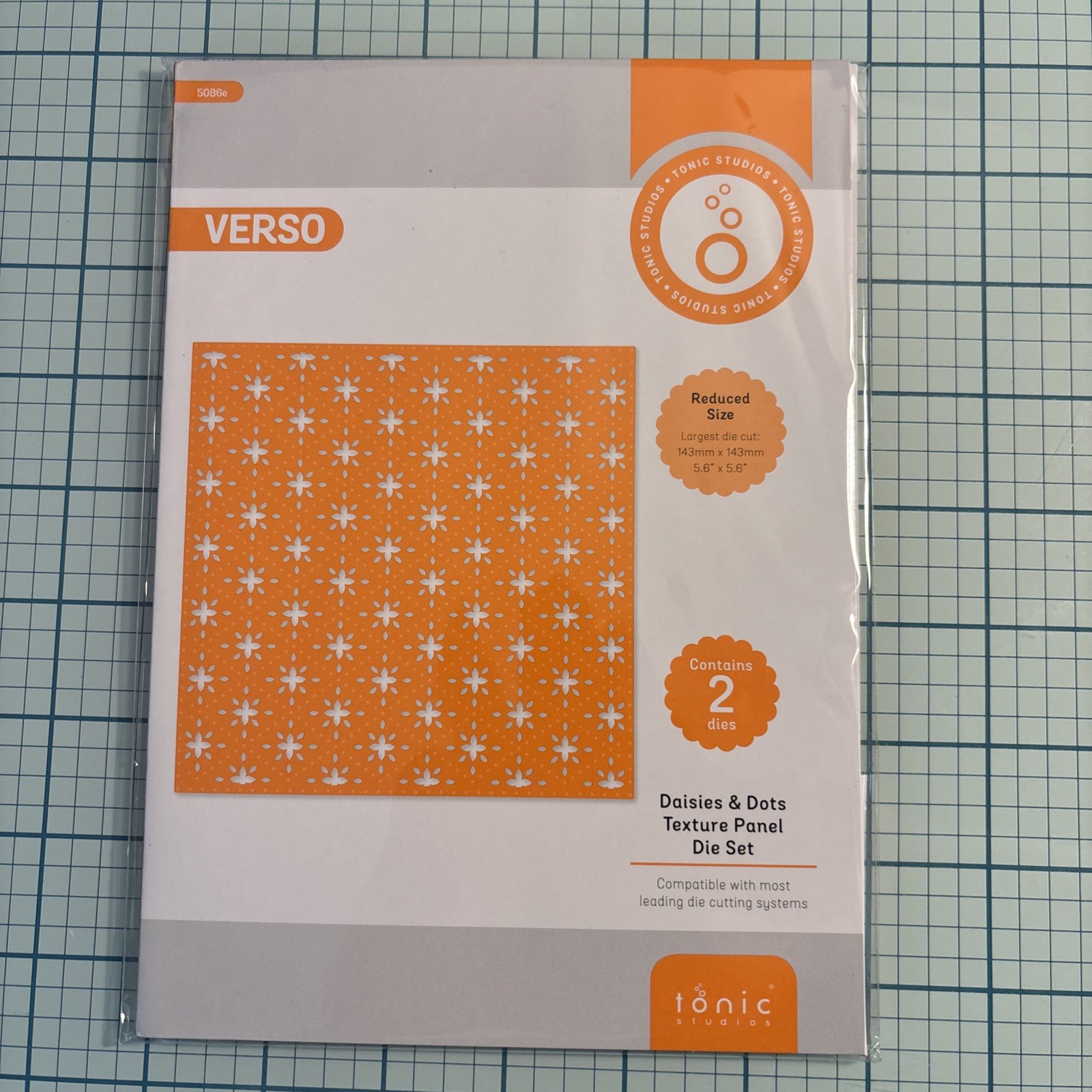 Tonic Studios Daisies & Dots Texture Panel Die Sets