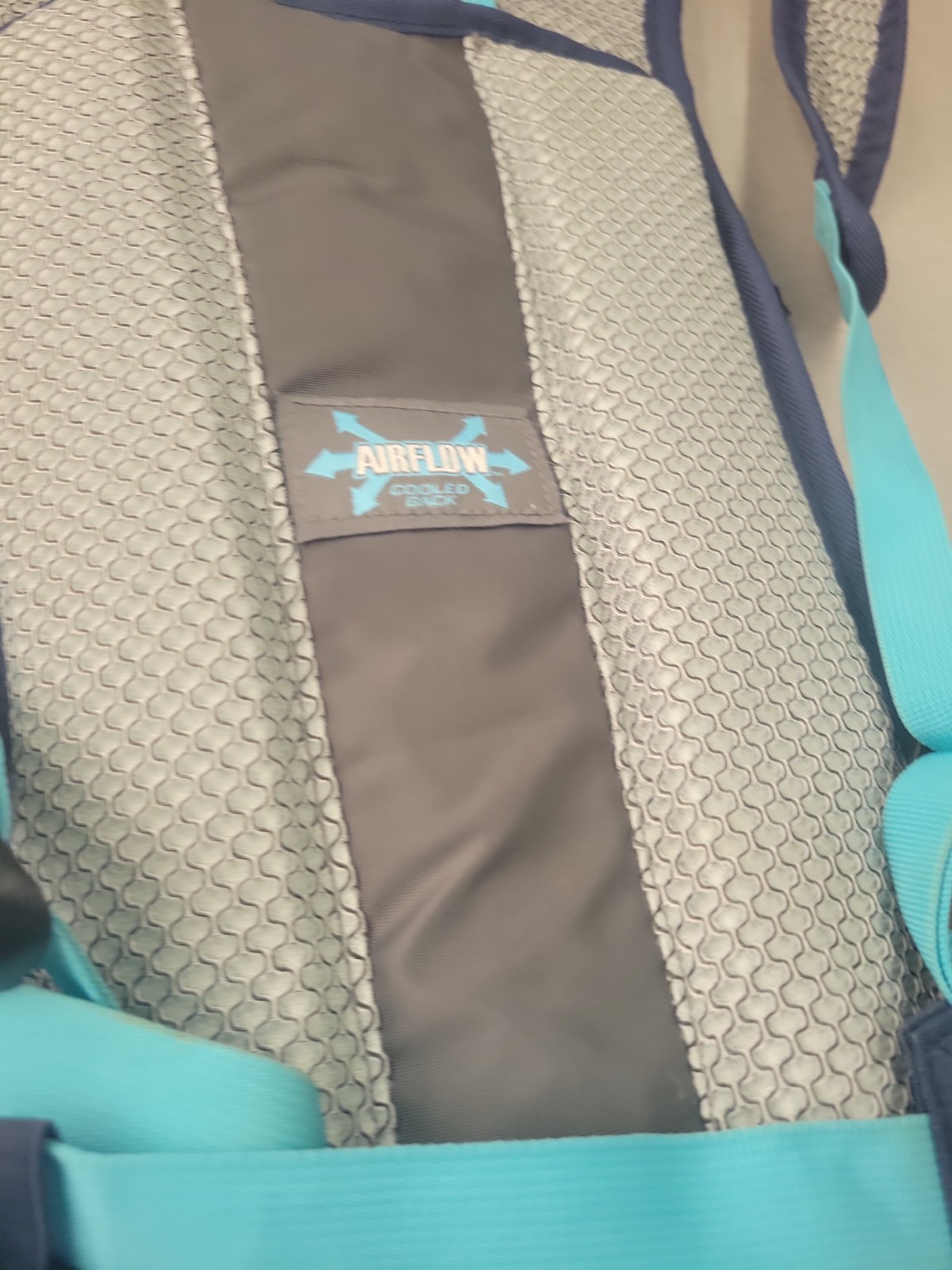 High Sierra HydraHike 2.0 hydration backpack in blue