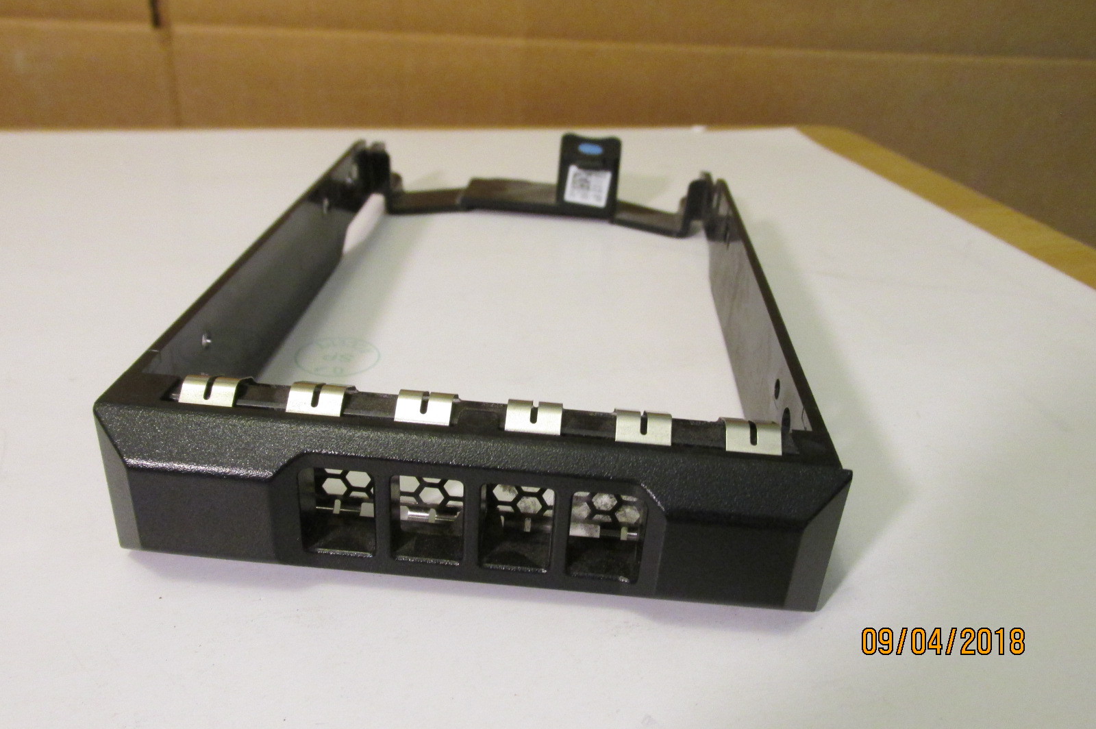Dell PowerEdge CADDY Tray Y446J  FOR  DELL R410 AND R510 3.5" NON HOT PLUG  tray