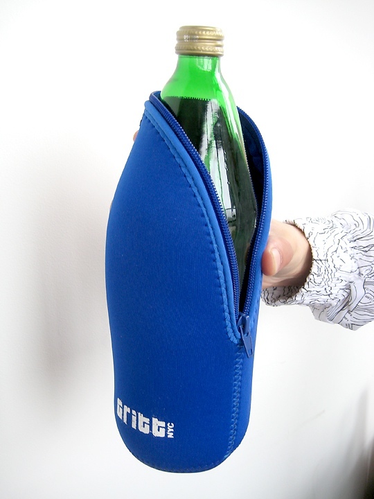 40oz beer cozie!! - neoprene cozy - Blue or Red