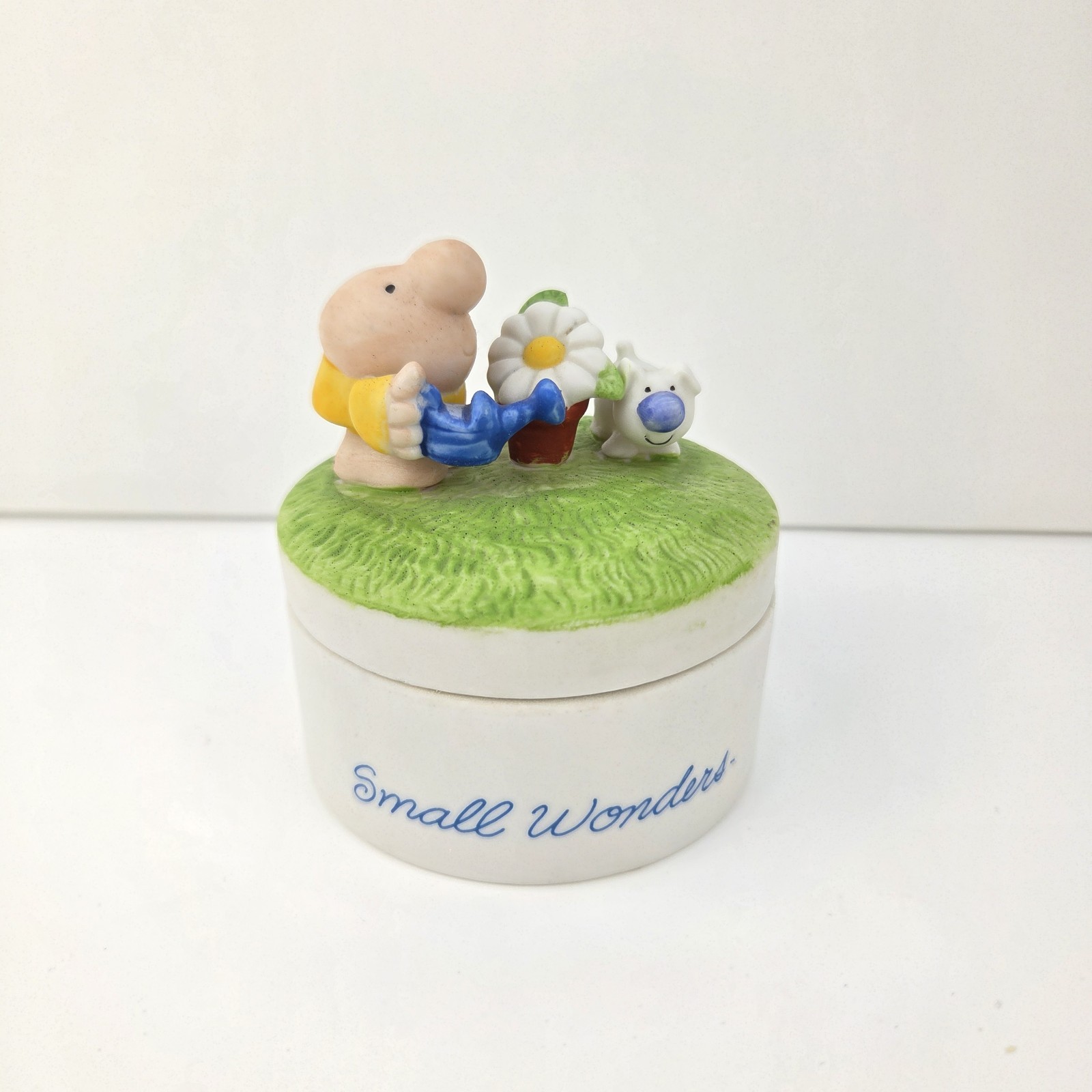Ziggy & Fuzz Trinket Box Round Bisque Porcelain Spring Love Handpainted 3.5"x3"