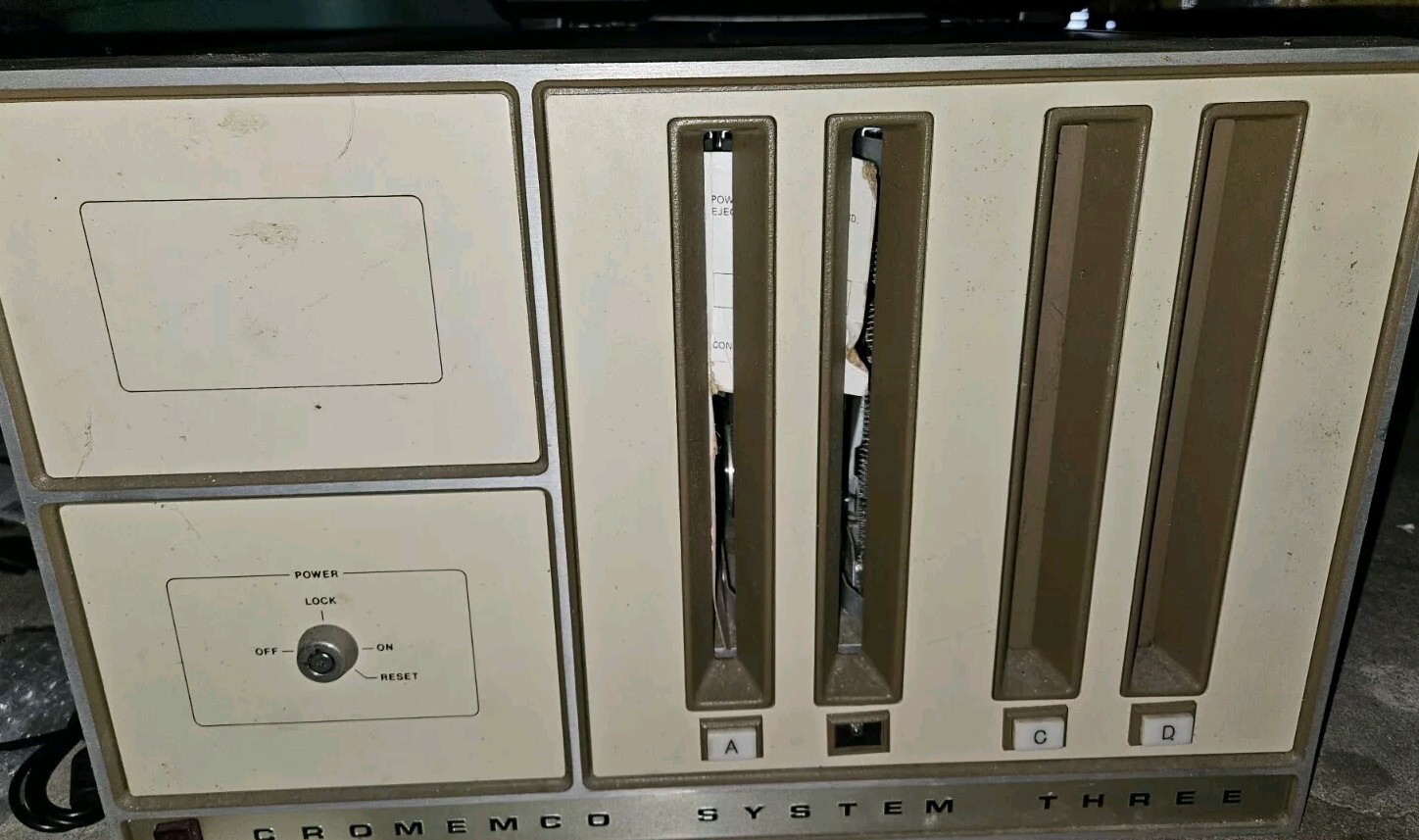 Vintage Rare CROMEMCO SYSTEM THREE COMPUTER AS IS UNTESTED Unit Only ..