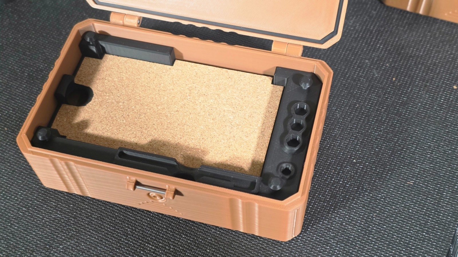 Custom NanoVNA-H4 Protective Case – 3D Printed Portable Storage Box