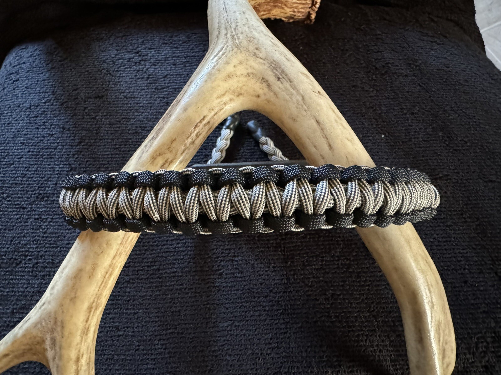 Platinum And Black Wrist Sling