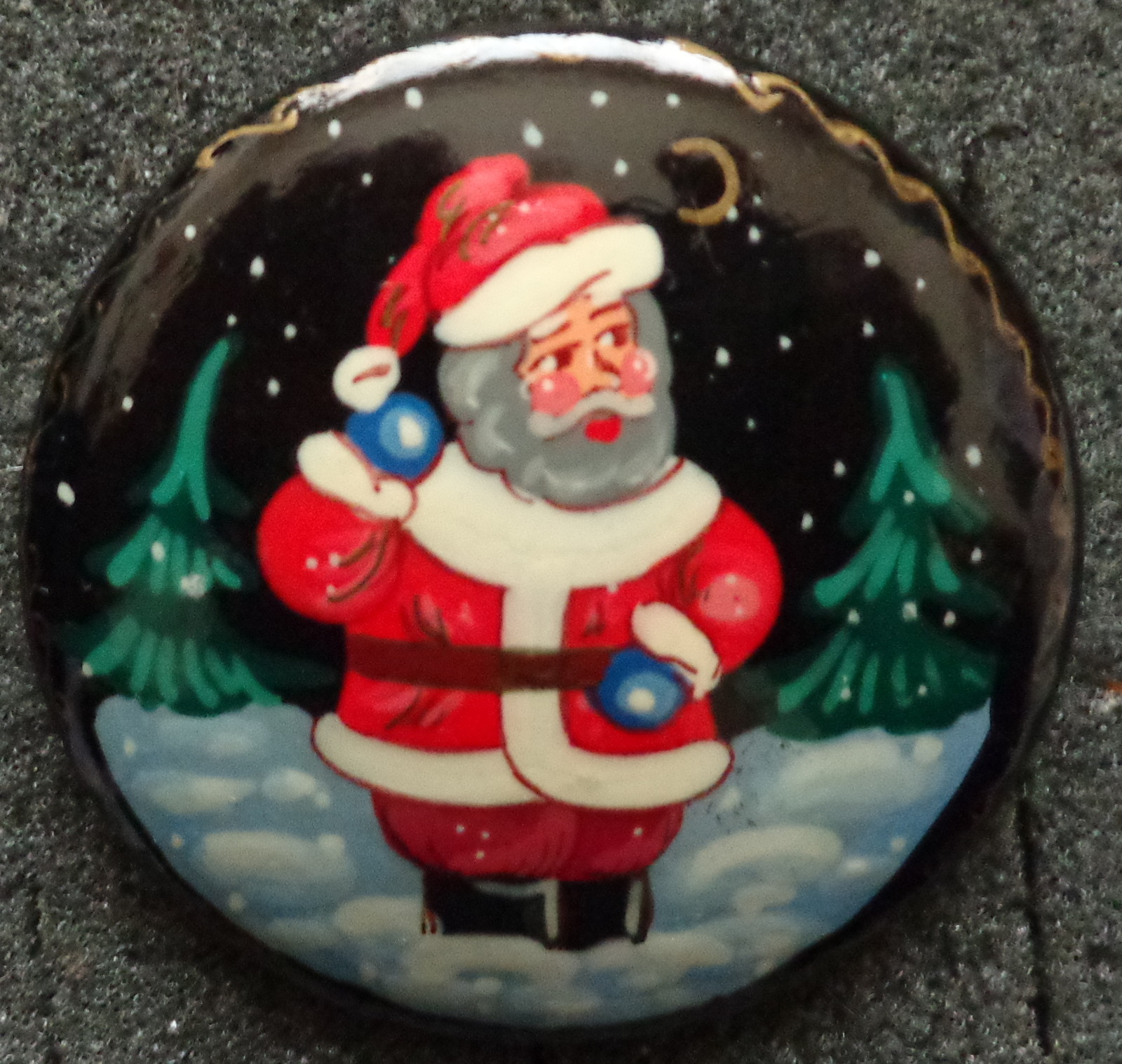 Russian WOOD HAND PAINTED CHRISTMAS  SANTA PIN