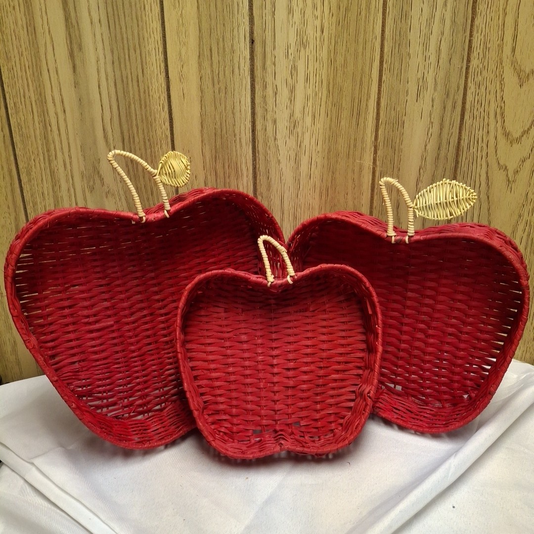 Set of 3 red apple shaped nesting woven baskets Small Medium Large