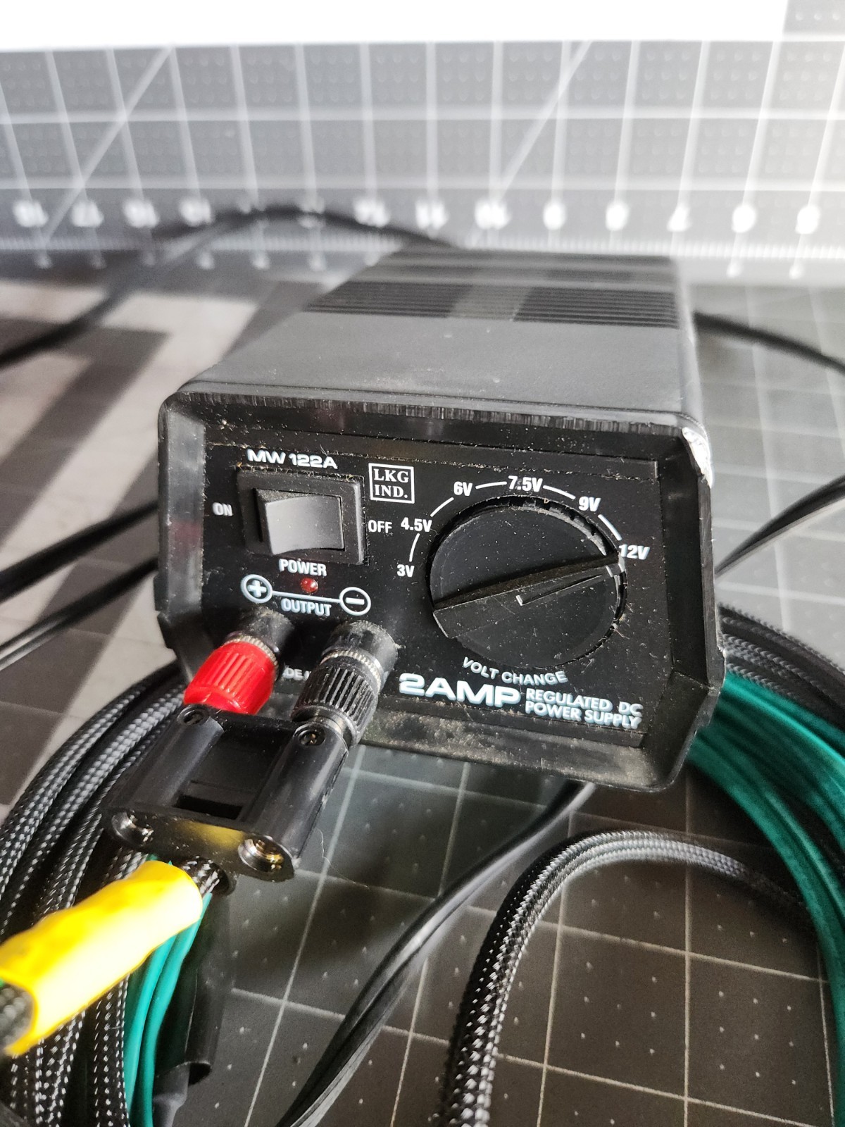 Mean Well MW122A Regulated DC Power Supply 12 V 2 Amp