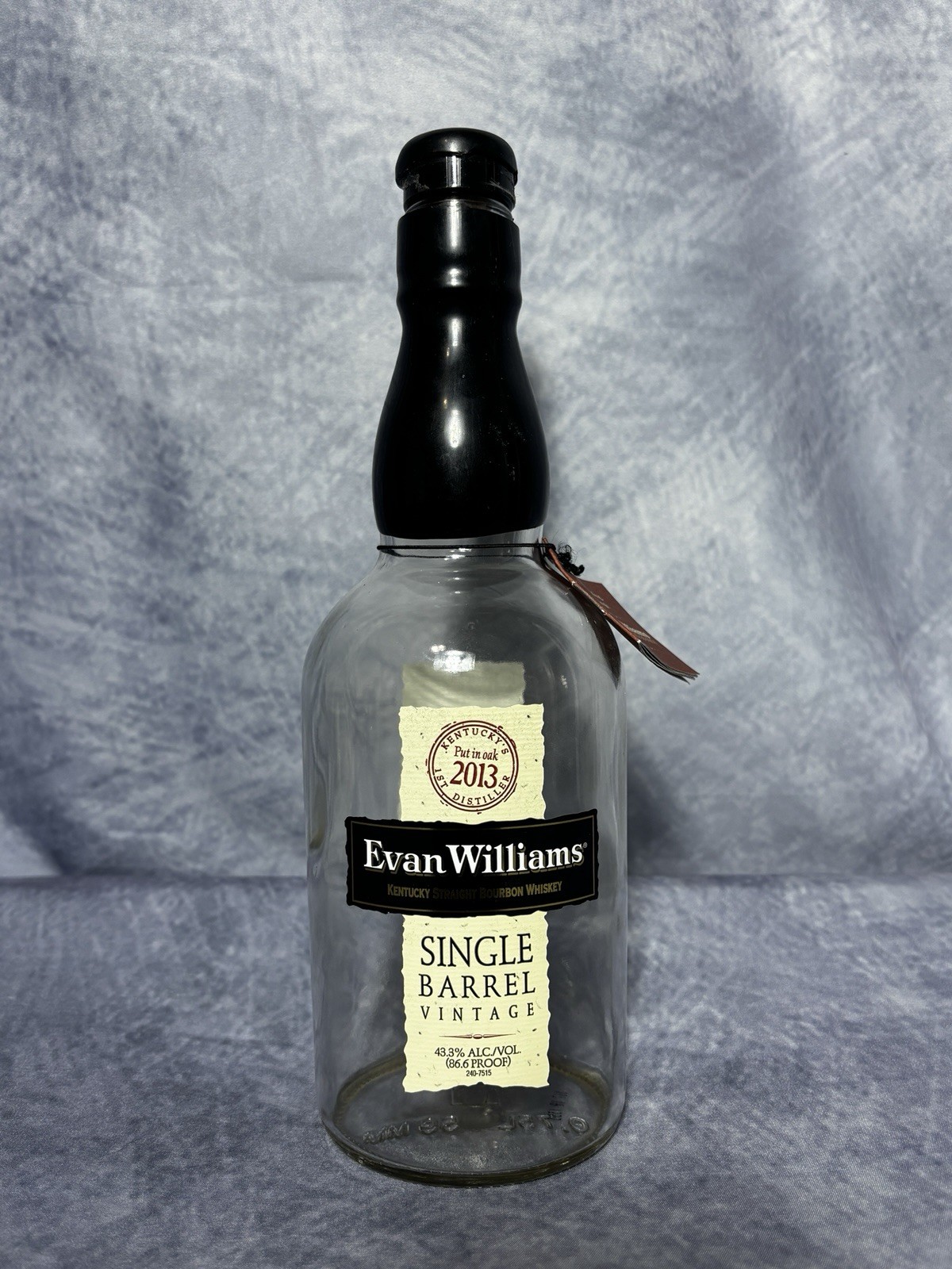 Evan Williams Single Barrel Vintage Bourbon Whiskey Decorative Decanter Bottle