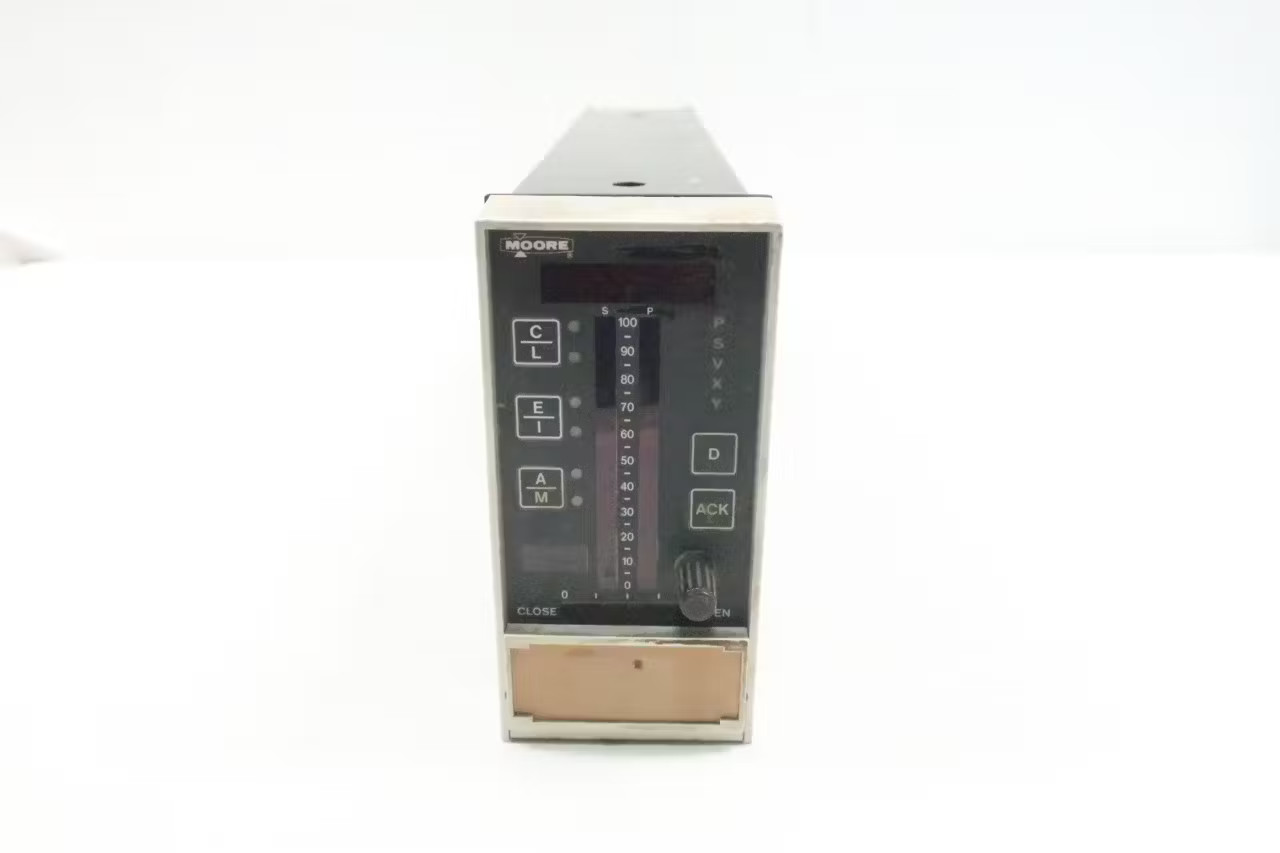Moore 15738-120 Digital Single Loop Controller