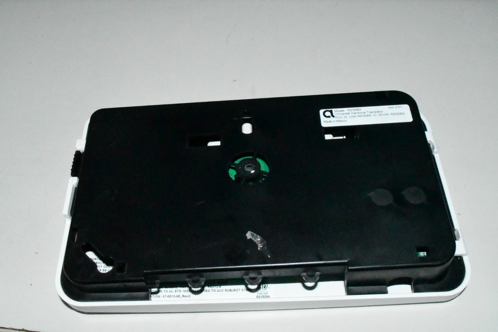 Alula RE524X Universal Wireless Translator Repeater - POWERS ON - NO AC PLUG 2D