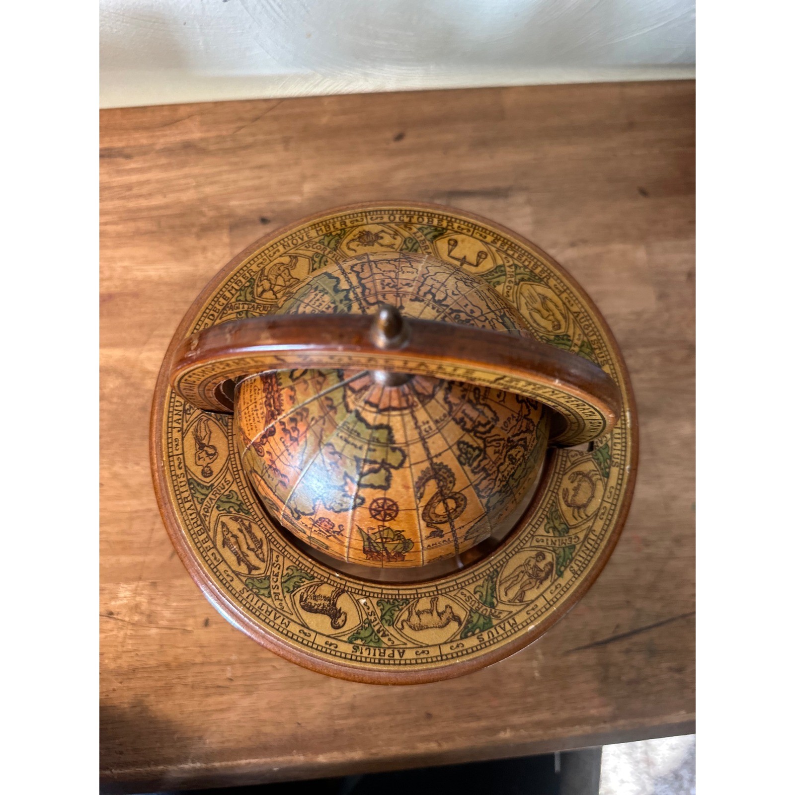 Vintage Old World desk Globe/ zodiac