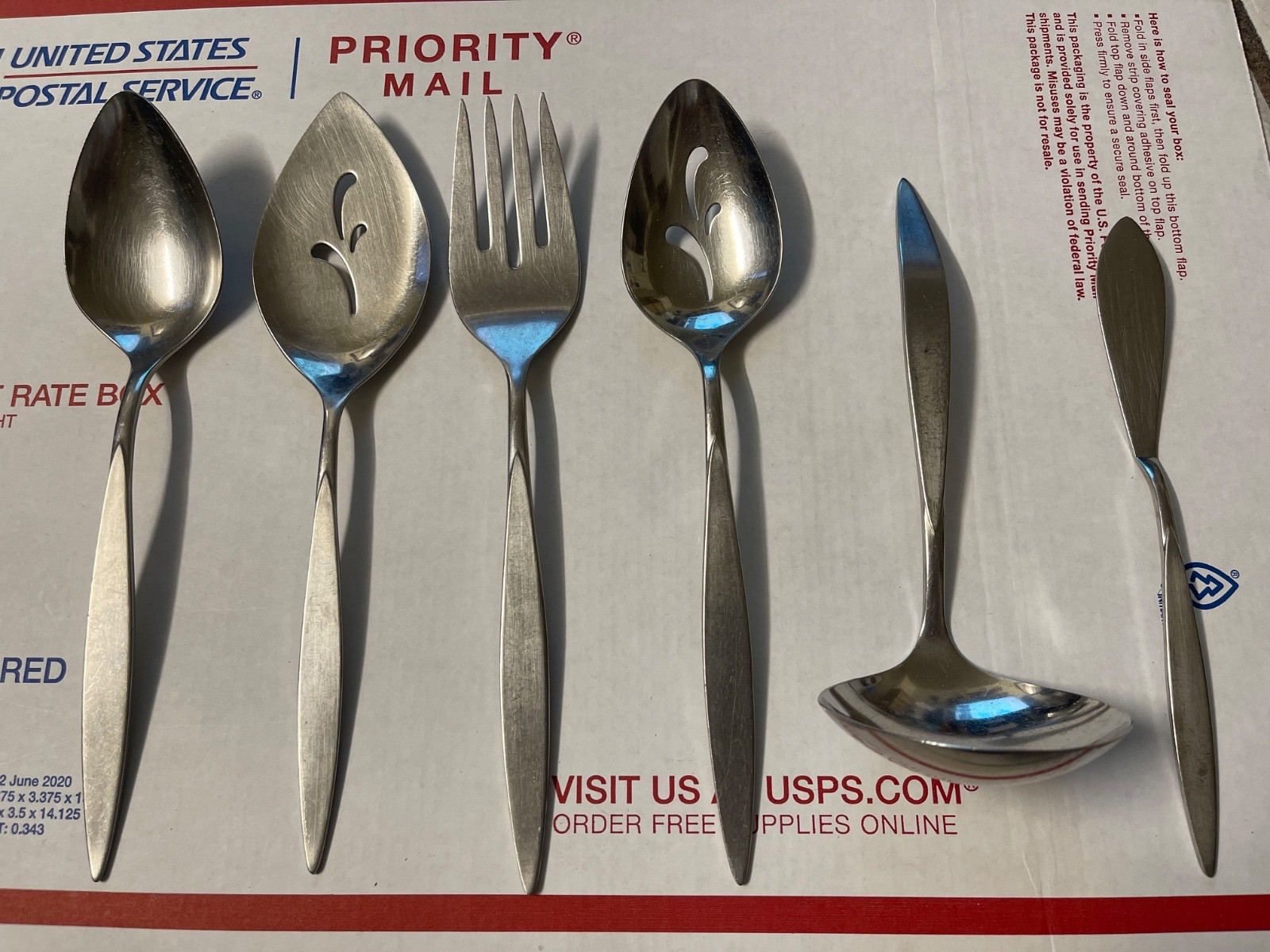 Oneida Craft Deluxe Stainless Wintersong Flatware Set of 6 Pieces