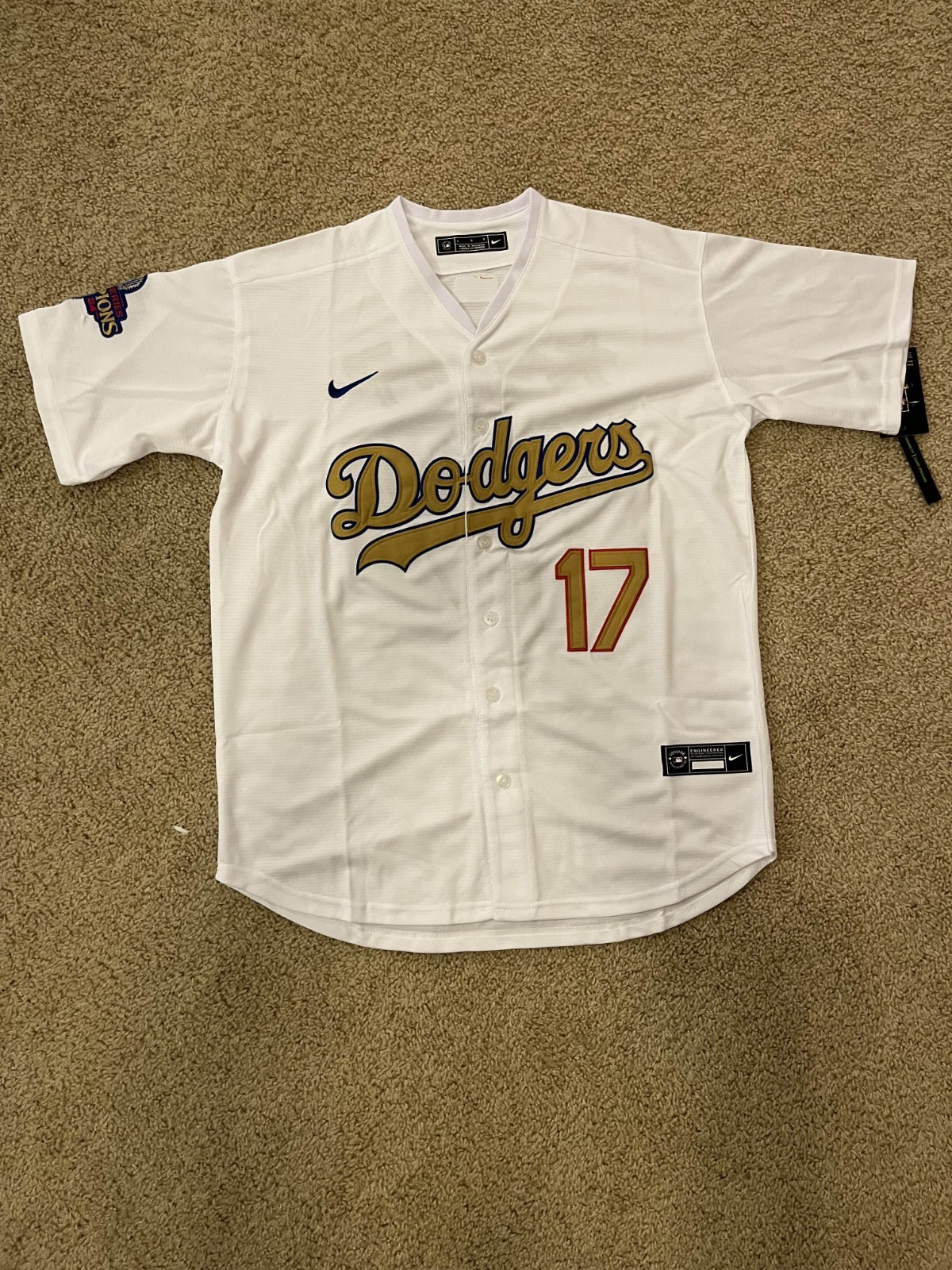 sNWT Shohei Ohtani Dodgers Men's Large Champions 2025 Japanese Gold Jersey #17