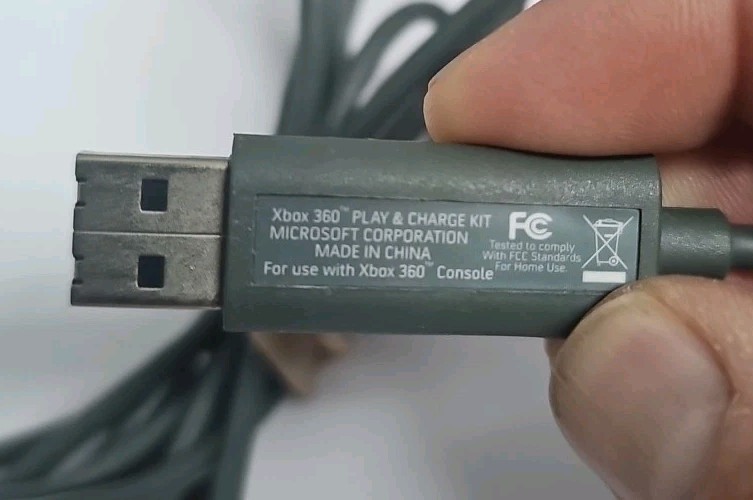 Genuine Microsoft Xbox 360 Play & Charge Kit OEM USB Cable Tested Works perfect!