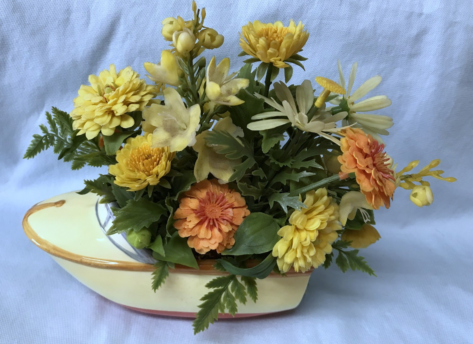BOAT PLANTER Porcelain 7304 Motor Boat MCM w/Colorful Plastic Flowers Vtg -(A1)