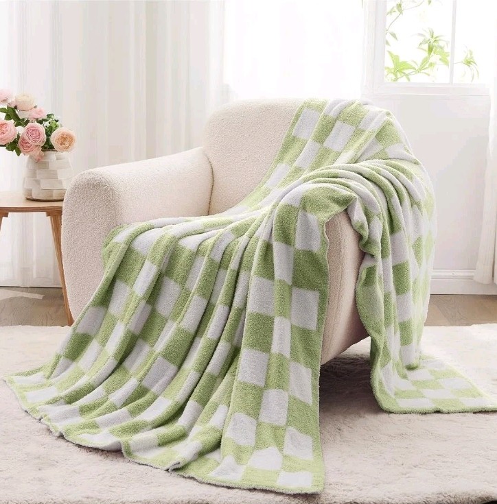 Super Soft Luxurious Warm Checkered Throw Blanket 60x80- Green and White