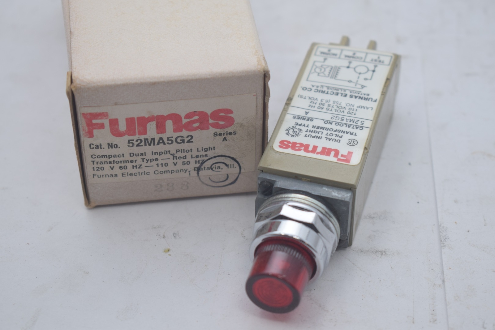 NEW Furnas Oil Tight Pilot Light Dual Input Red 52MA5G2 Transformer Type 120V