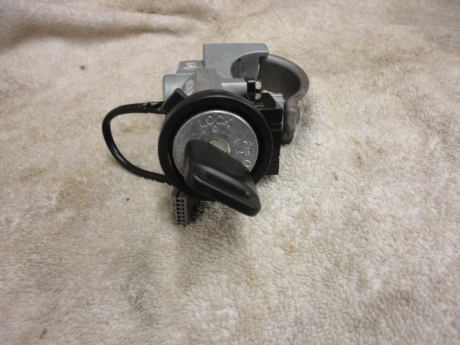 2007-2012 NISSAN VERSA IGNITION SWITCH CYLINDER LOCK WITH IMMOBILIZER w/ 1 KEY