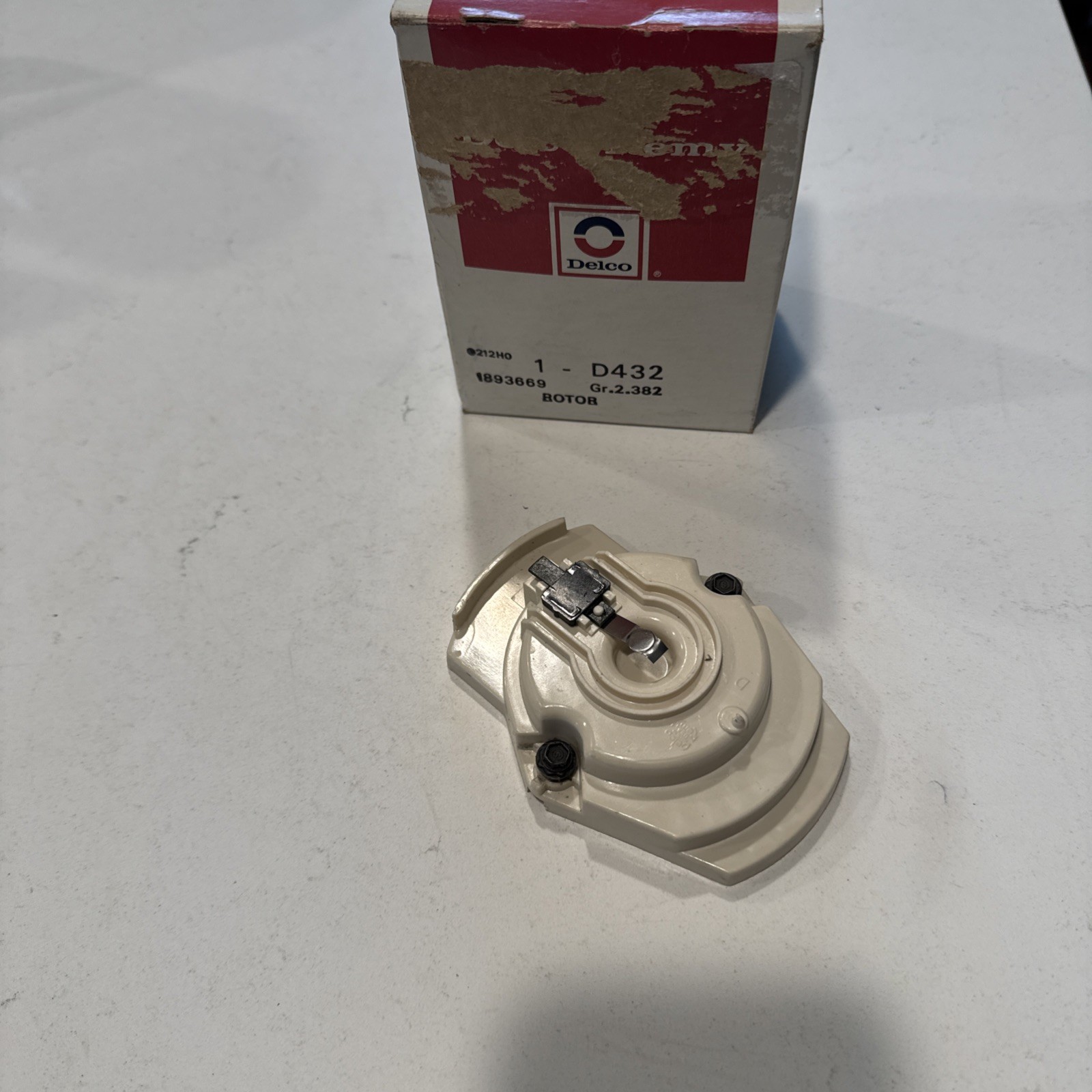 New GM 1893669 1982-1986 Chevette T1000 1.6L Distributor Rotor 19111429