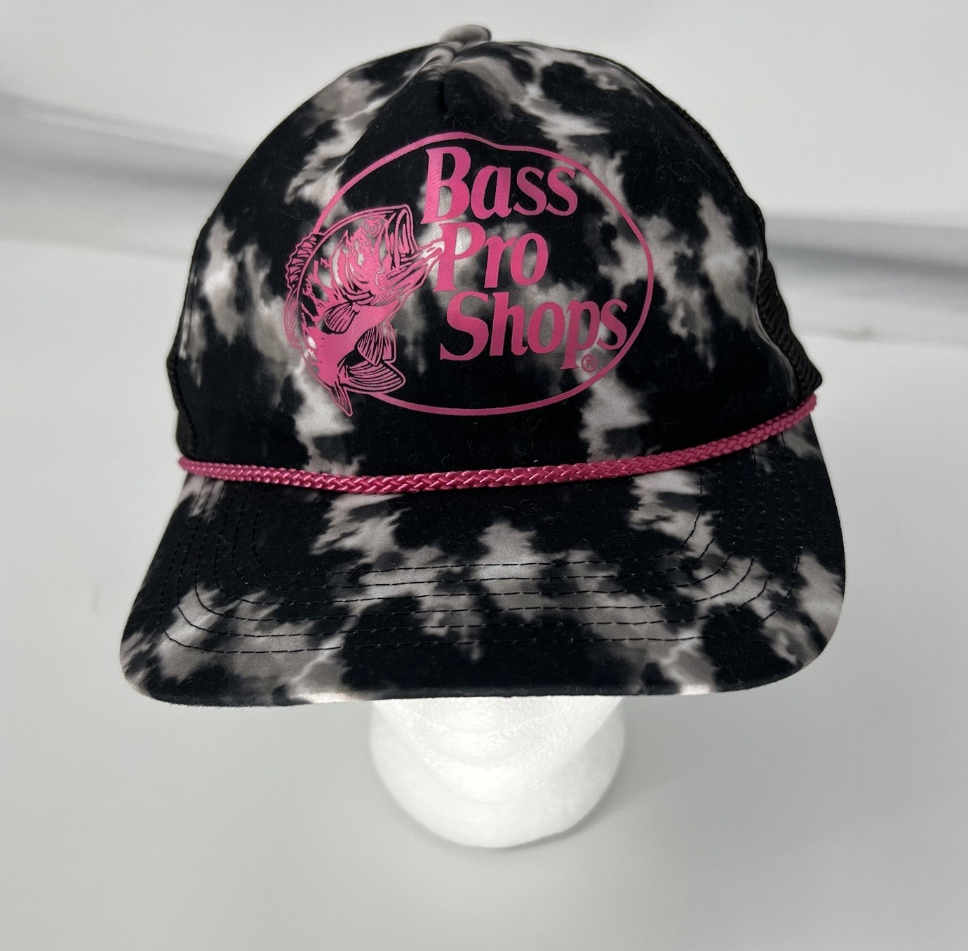 Bass pro women’s snap back hat cap one size Black Pink Cap Mesh