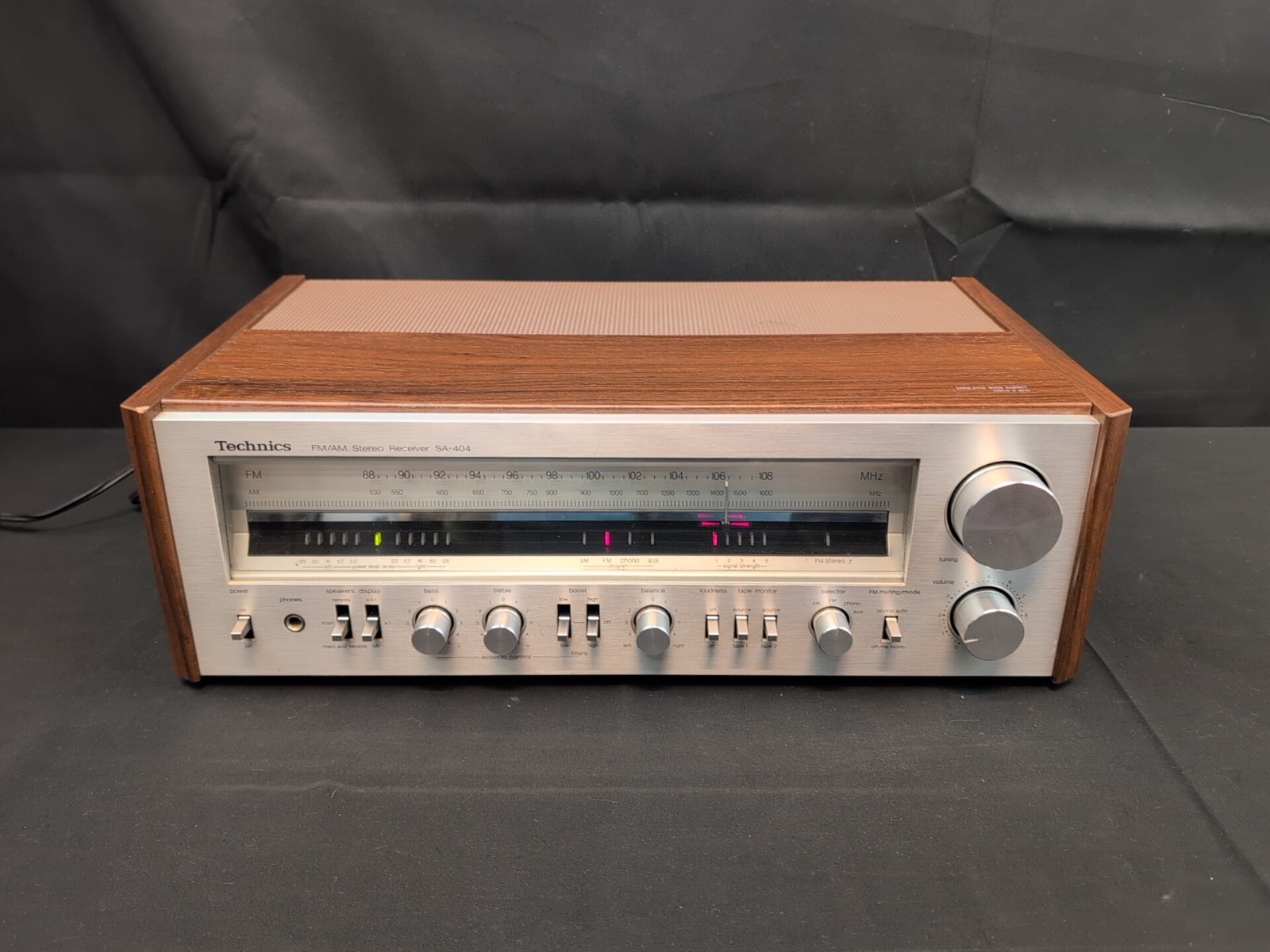 Vintage TECHNICS SA-404 AM/FM Stereo Receiver Professionally Serviced