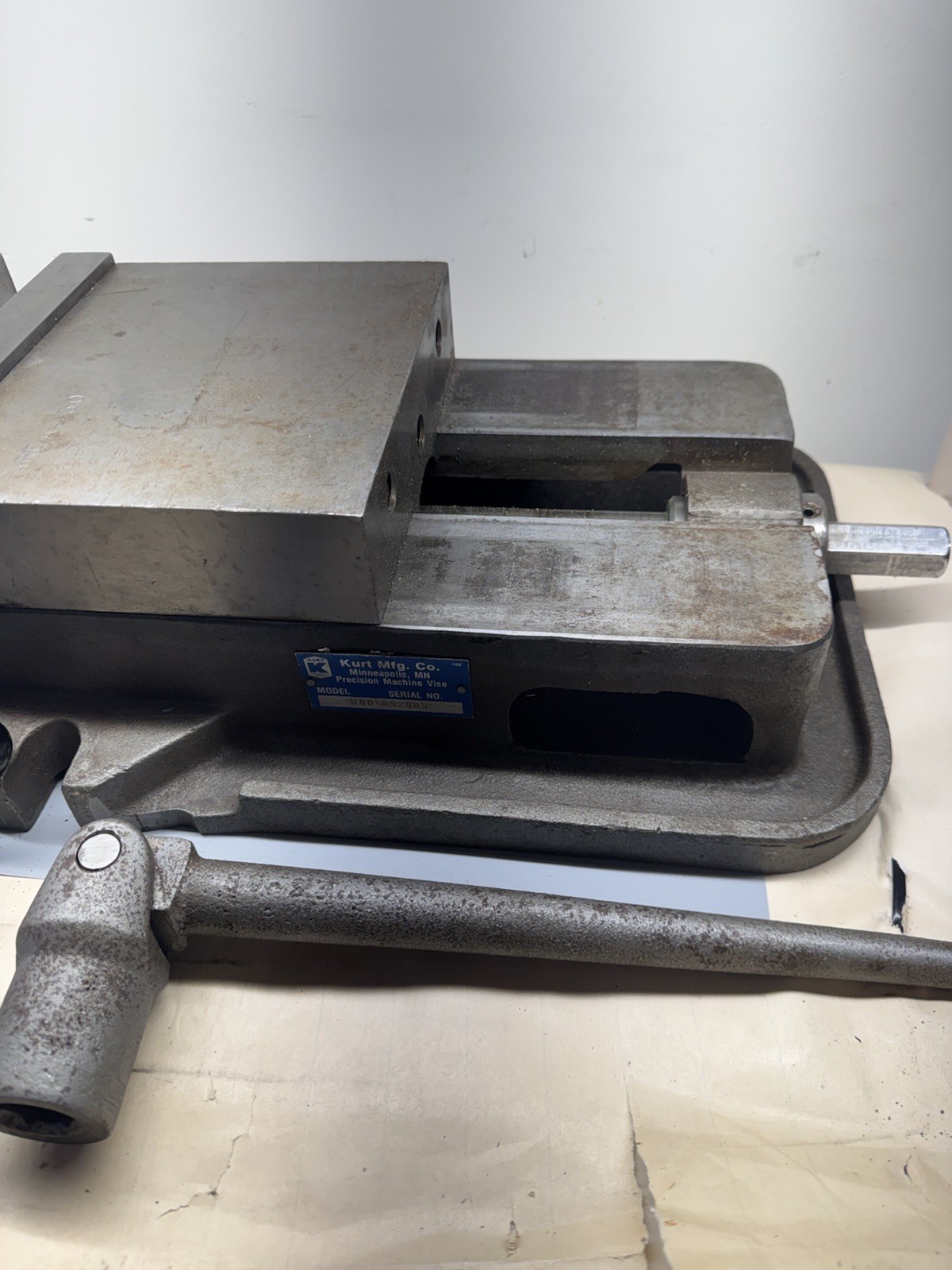 D80 Kurt 8" Milling Machine Vise with Handles and Attached Workstop