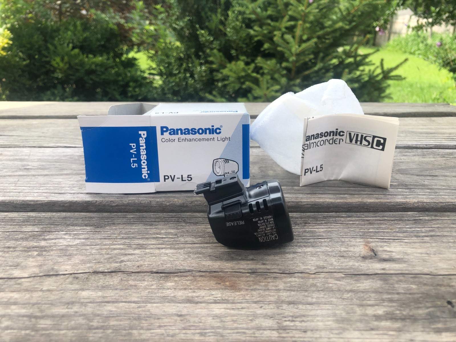 New Panasonic PV-L5 Color Enhancement Light For Palmcorders