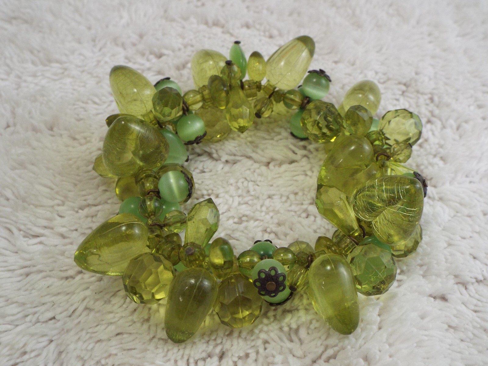 Green Cat's Eye Glass & Acrylic Bead Stretch Bracelet (D39)