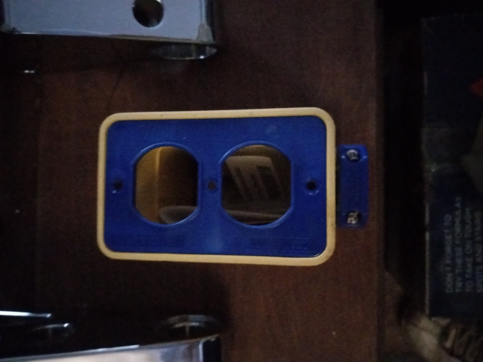 ericson eric 6002 port pendant outlet box