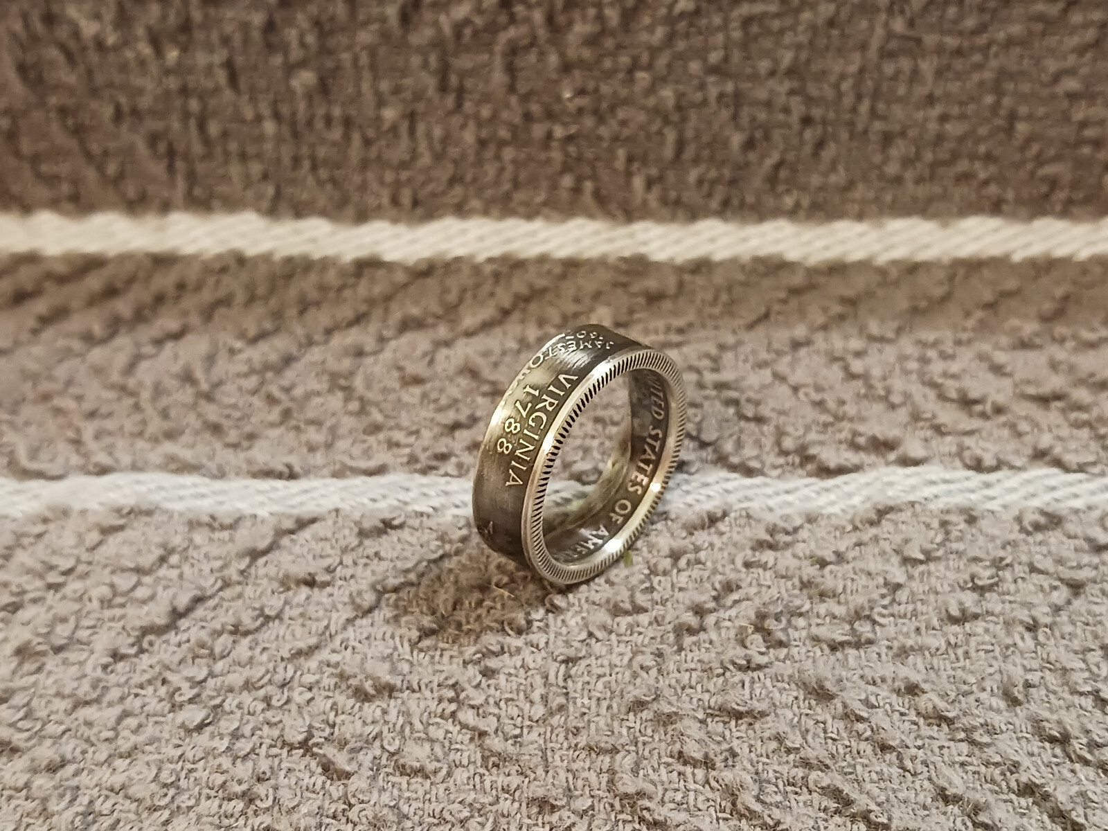 Virginia Handcrafted   90% Silver Washington Quarters coin ring, 2000,  size 7