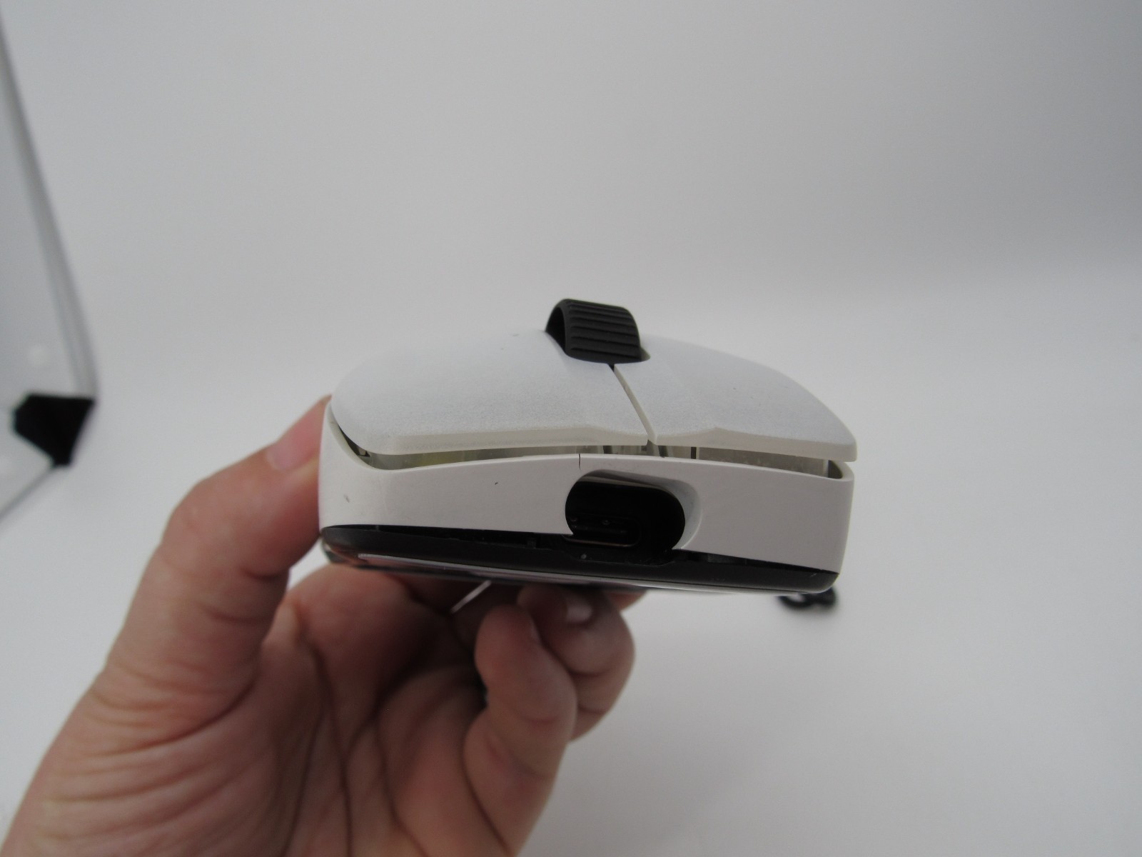 ROCCAT Kone Pro Air Wireless Bluetooth Gaming Mouse 5-Button White Read