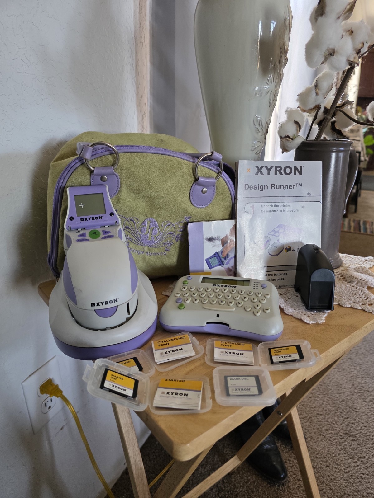 Xyron Design Runner Cordless Handheld Printer w Base & Disc Maker used