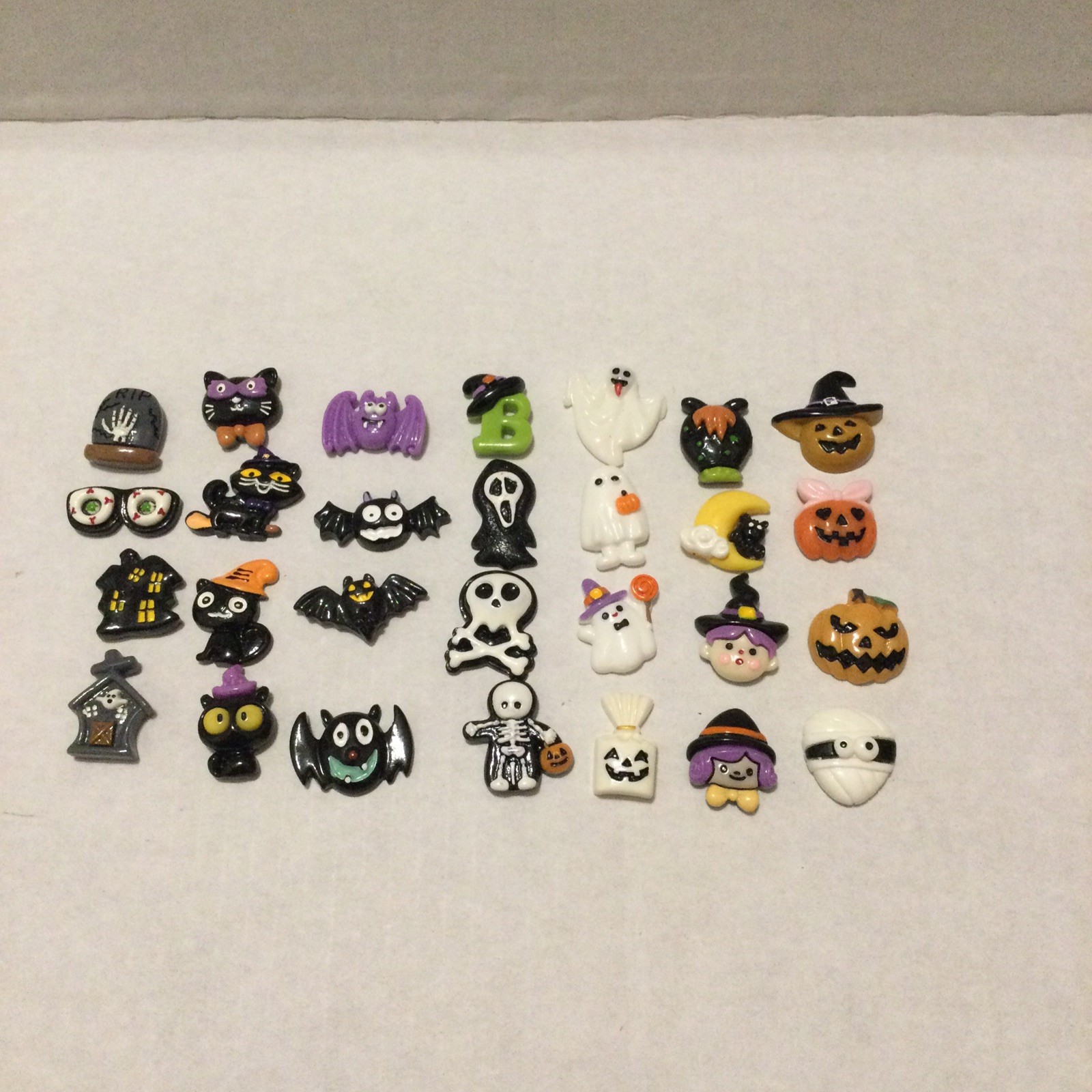 Lot of 28 Resin Flatback Flat Back Halloween Craft Embellishment