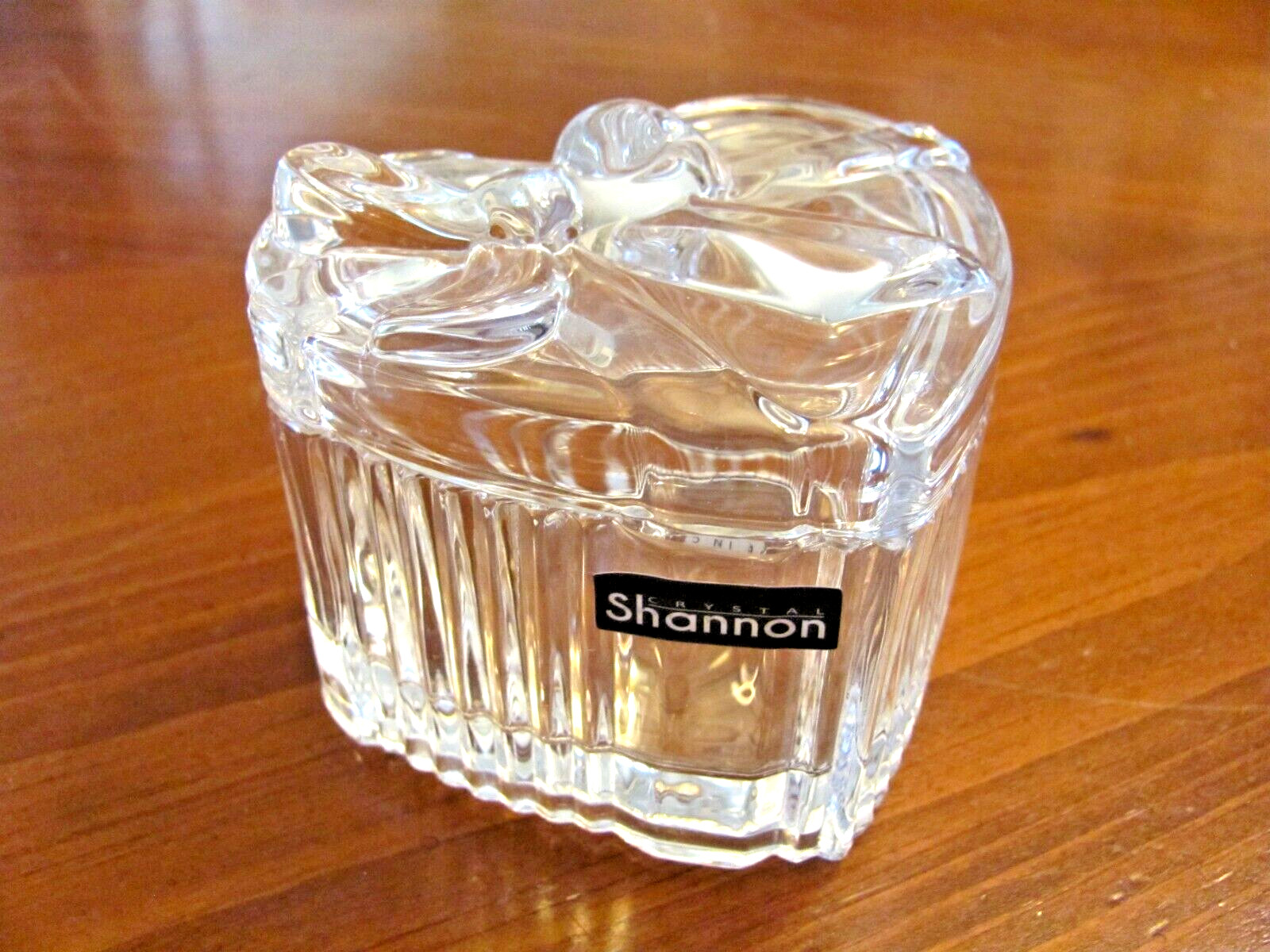 BEAUTIFUL 'SHANNON' CRYSTAL HEART SHAPED TRINKET JEWELRY BOX WITH RIBBON LID NEW